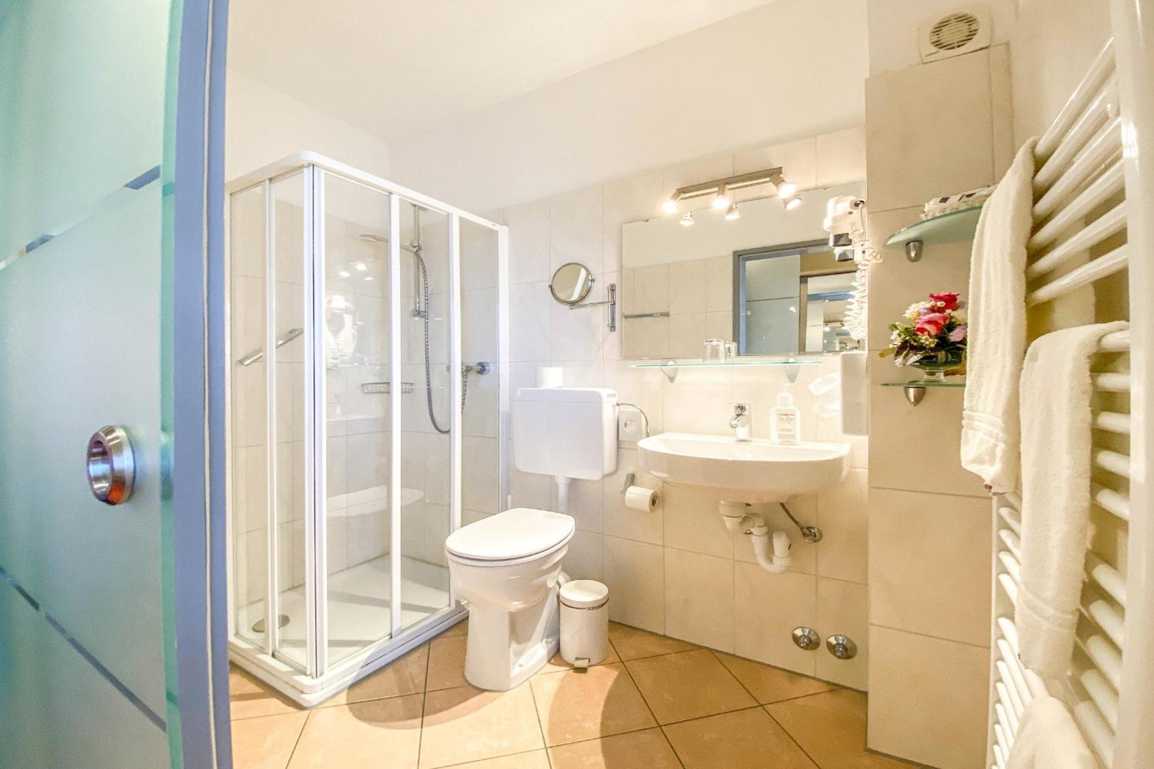 Comfort Double Room with Shower photo 3