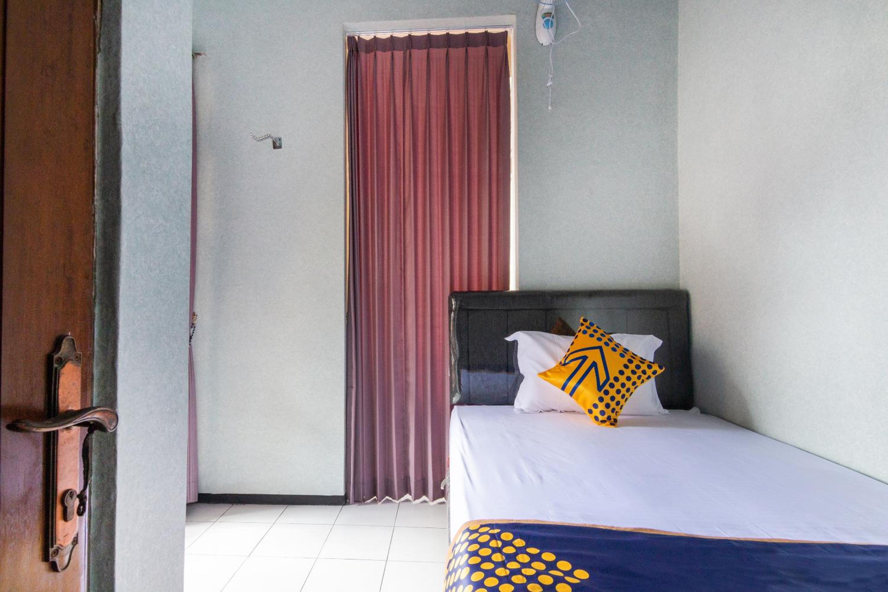 Economy Double Room - Photo 2