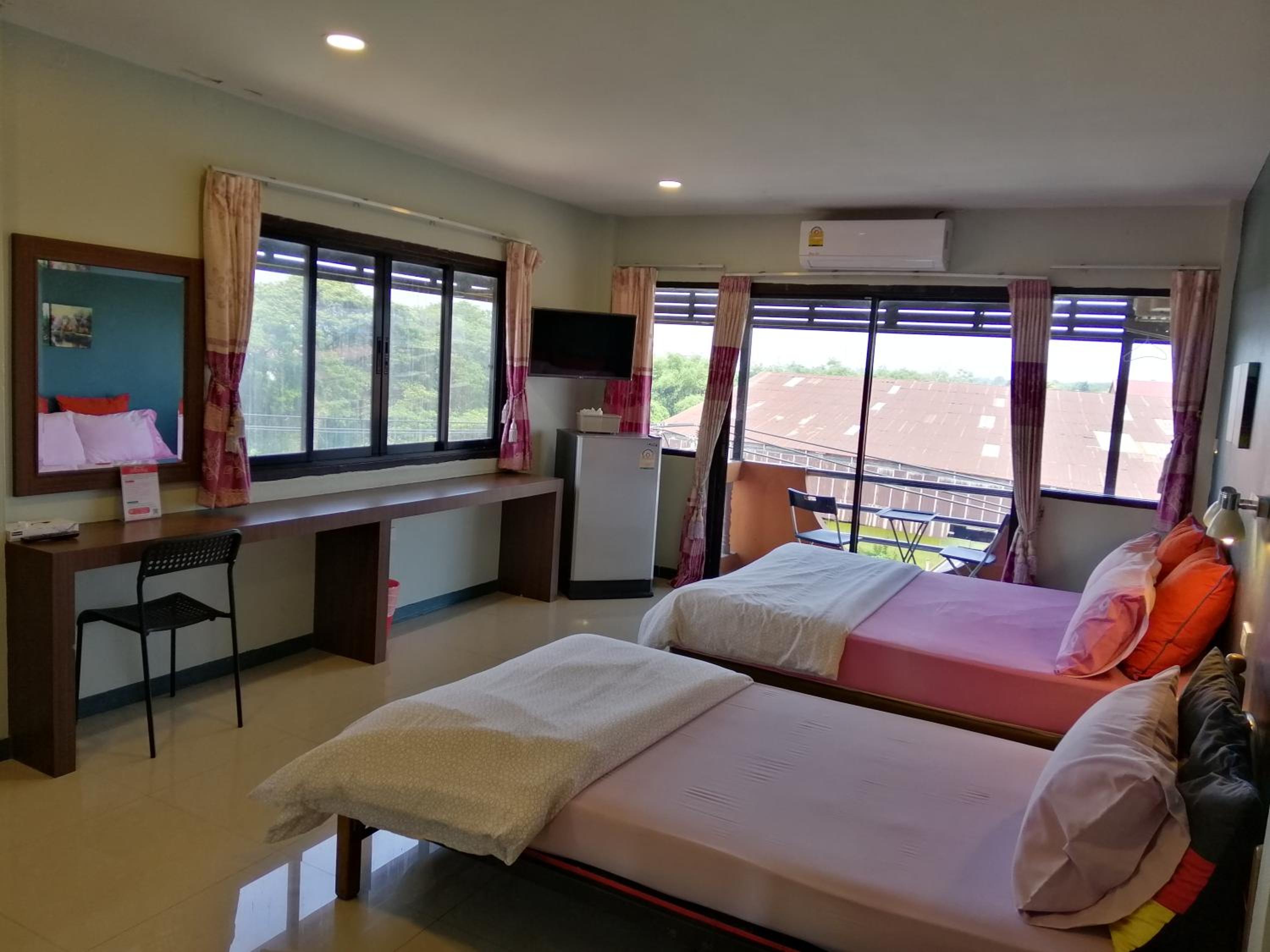 Deluxe Family Room - Photo 10