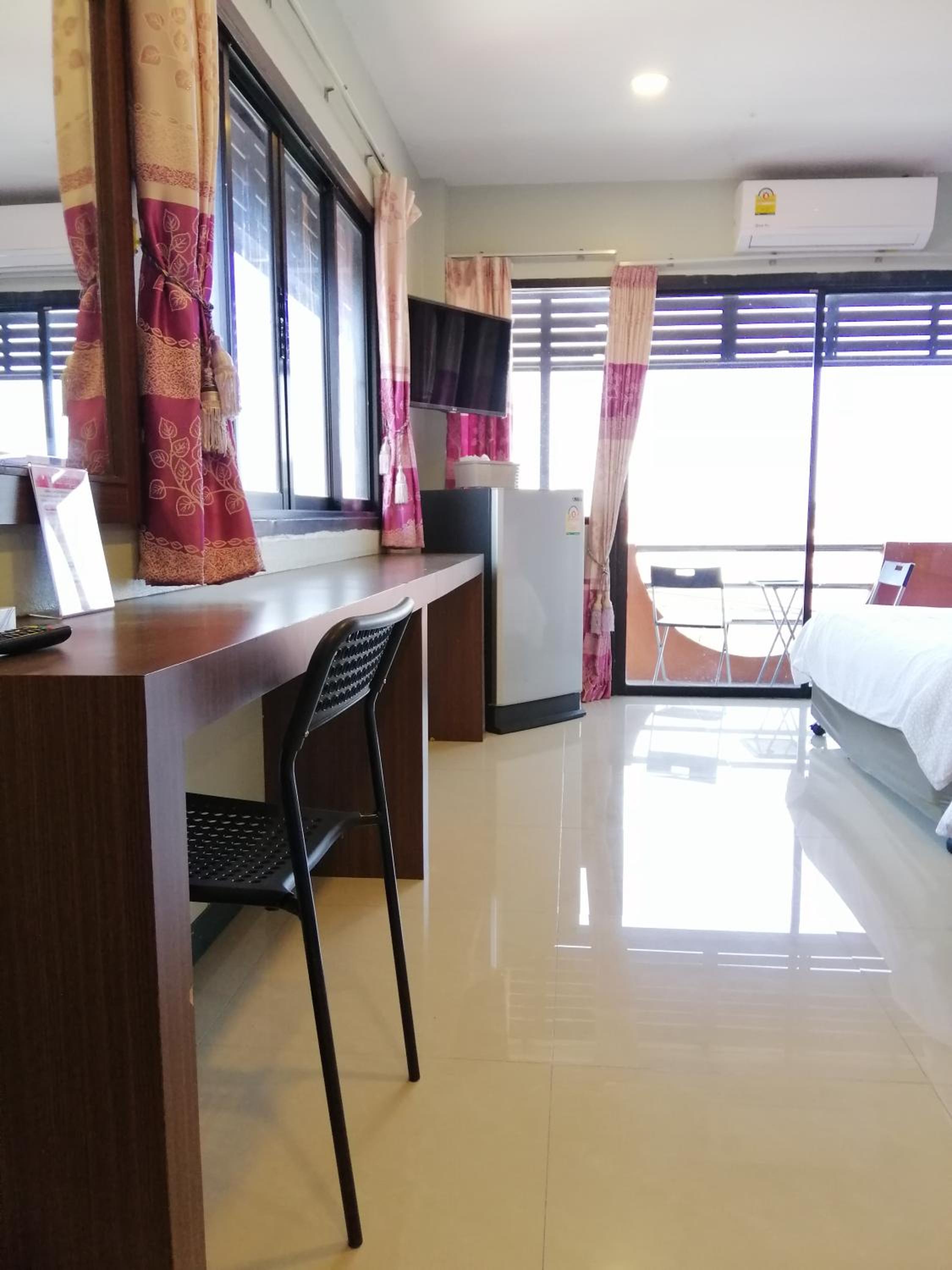 Deluxe Family Room - Photo 12