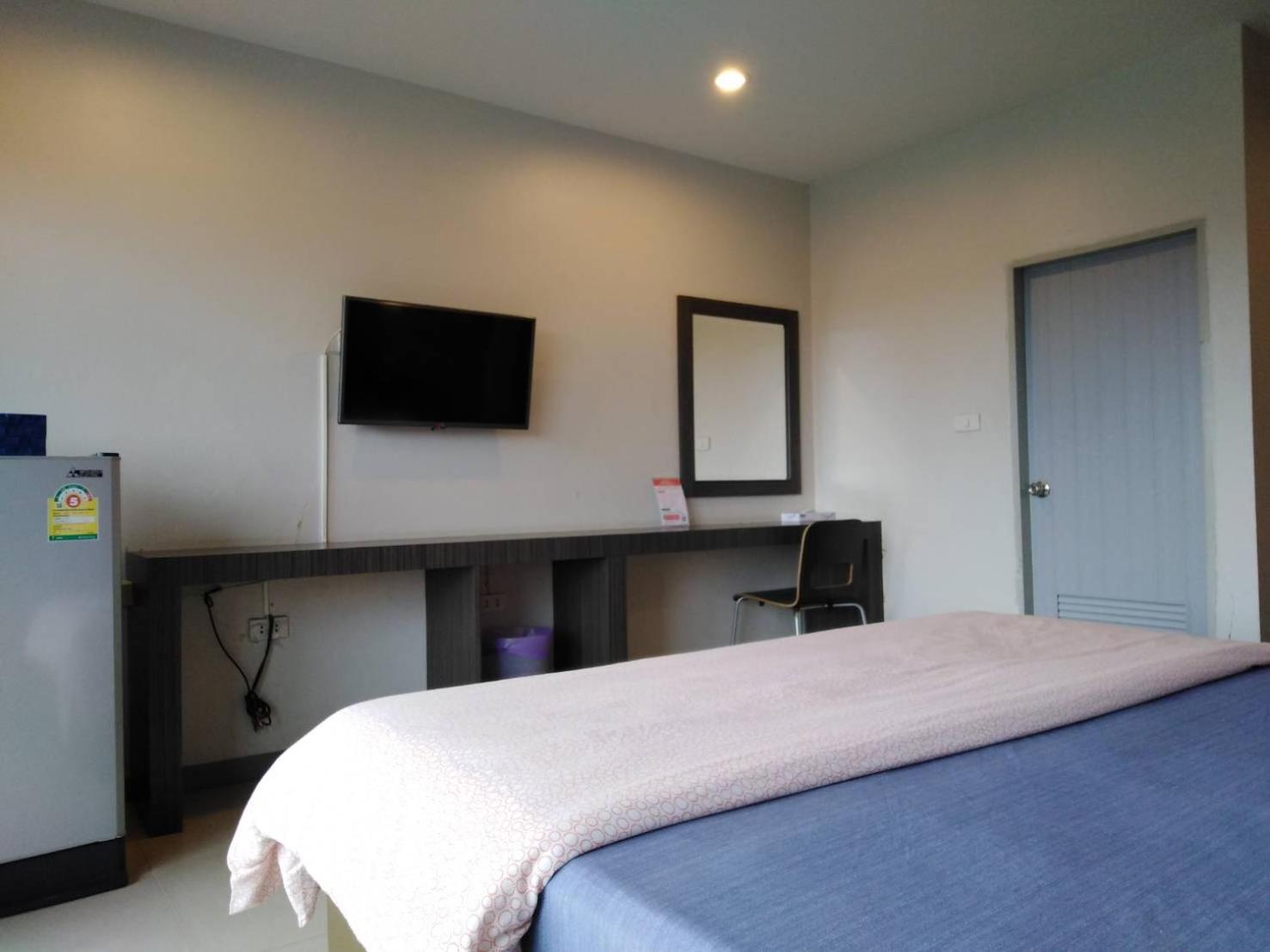 Deluxe Room (2 Adults + 1 Child) - Photo 5