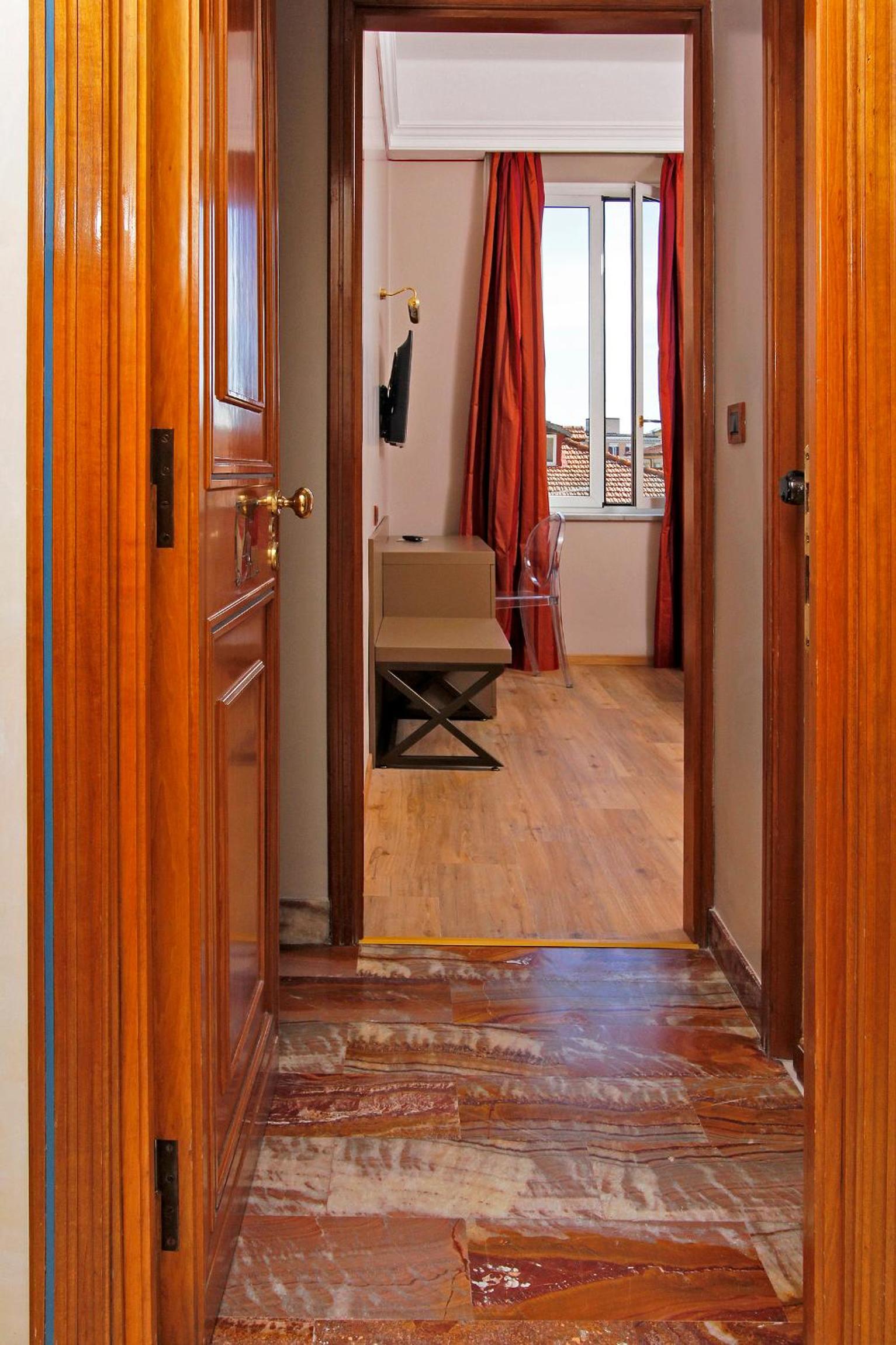 Superior Quadruple Room photo 2