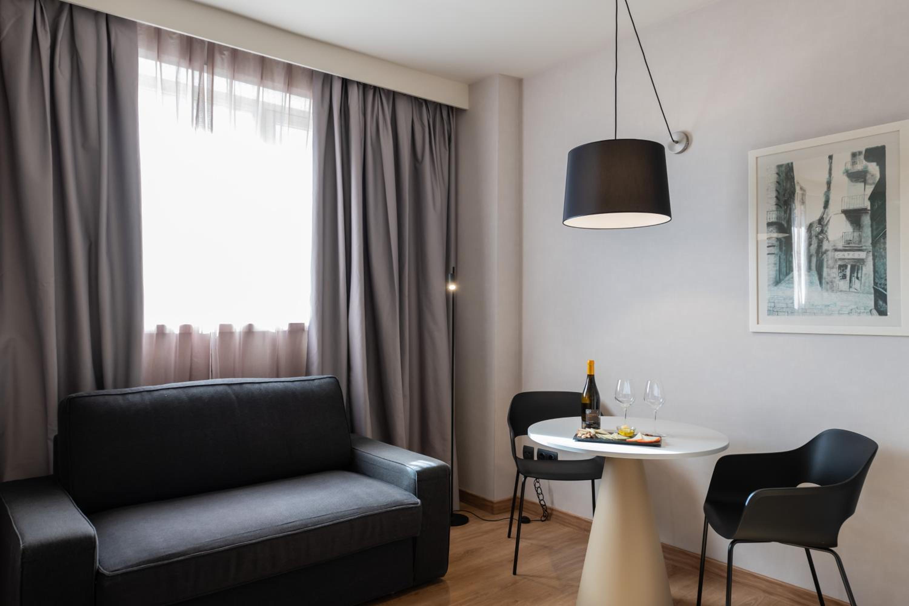 Aparthotel Atenea Barcelona — photo 77