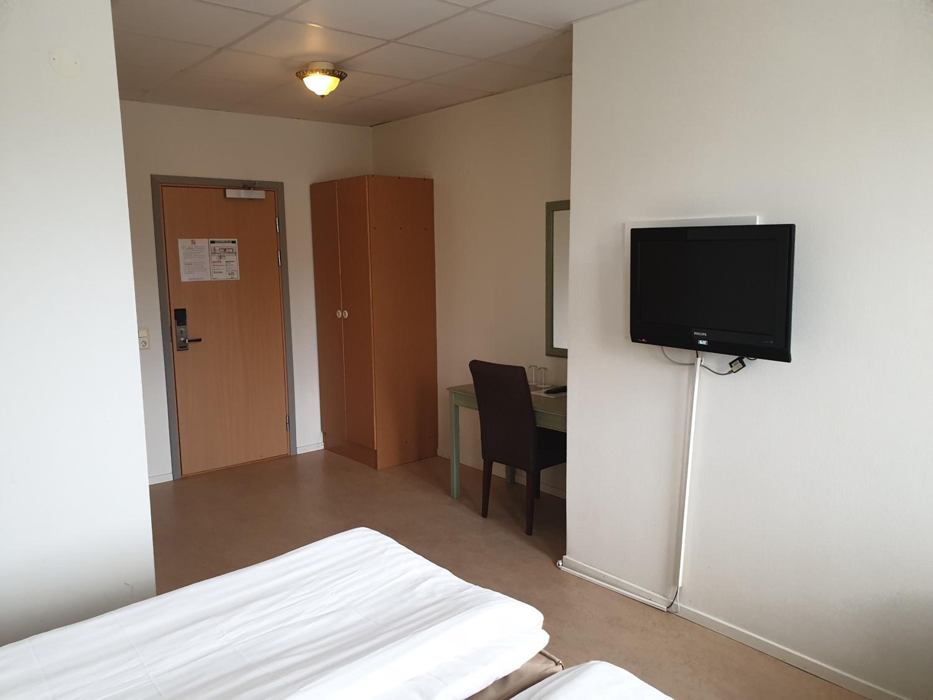 Small Double Room - Photo 3