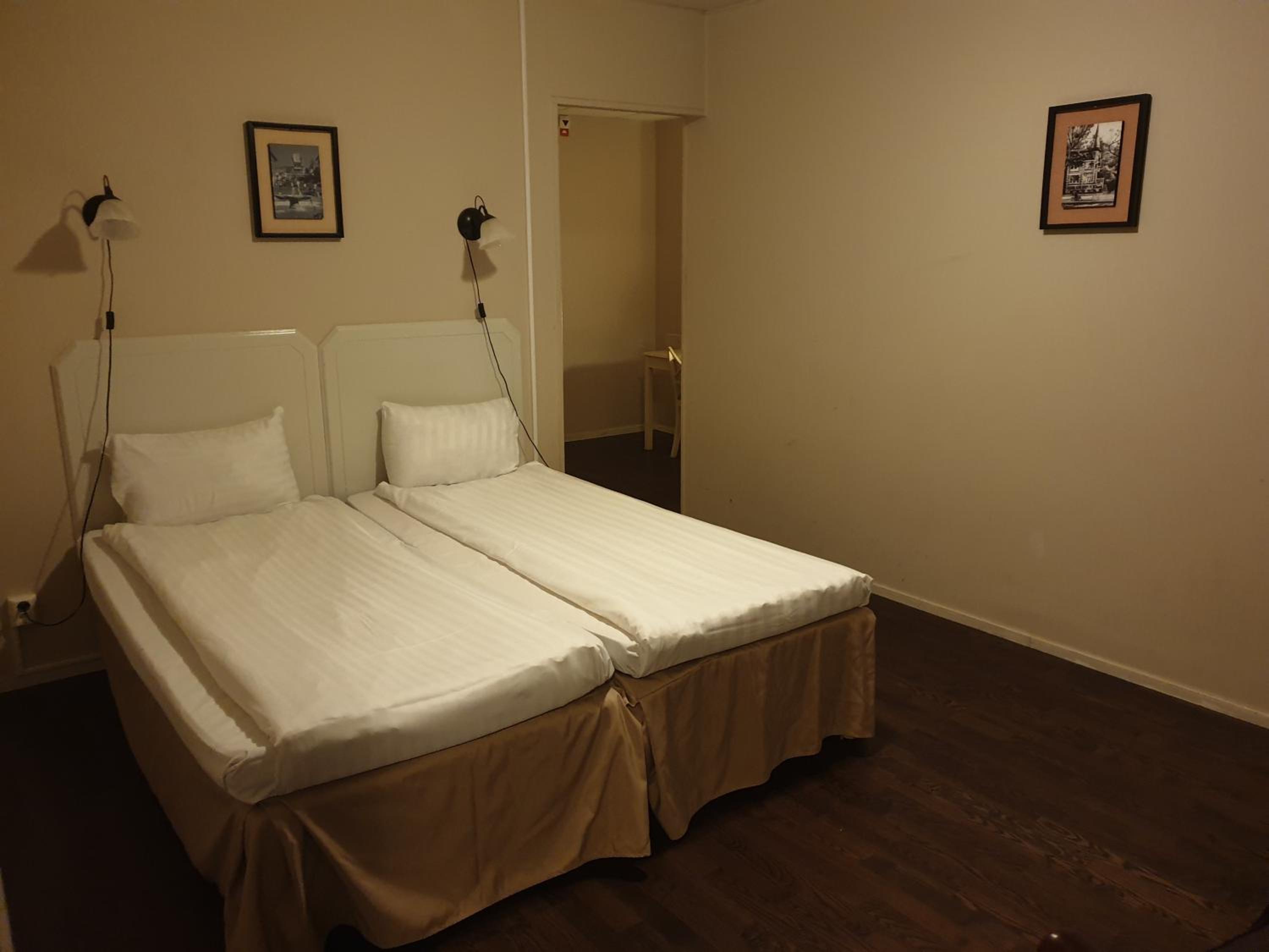 Small Double Room - Photo 4