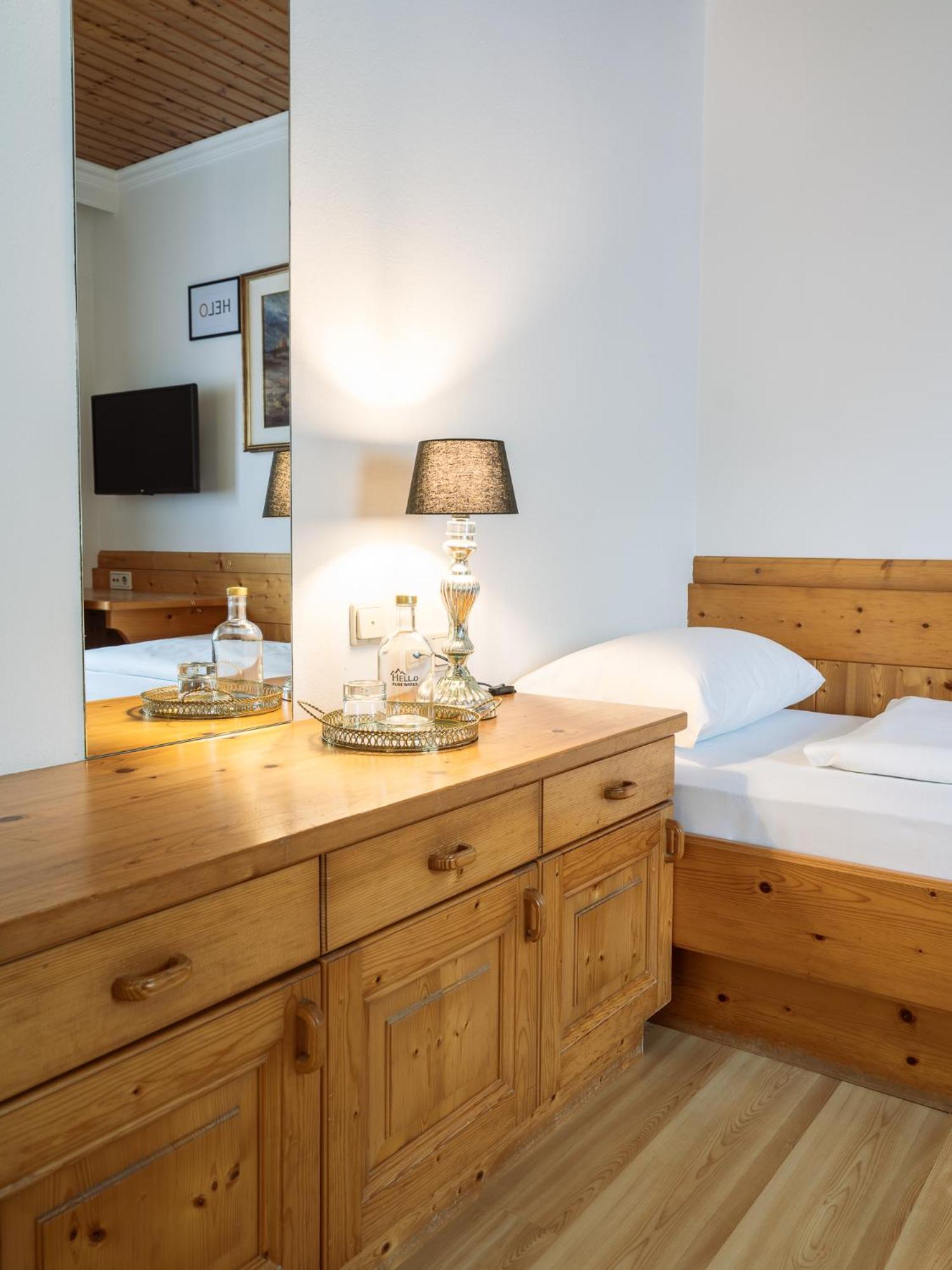 Single Room photo 2