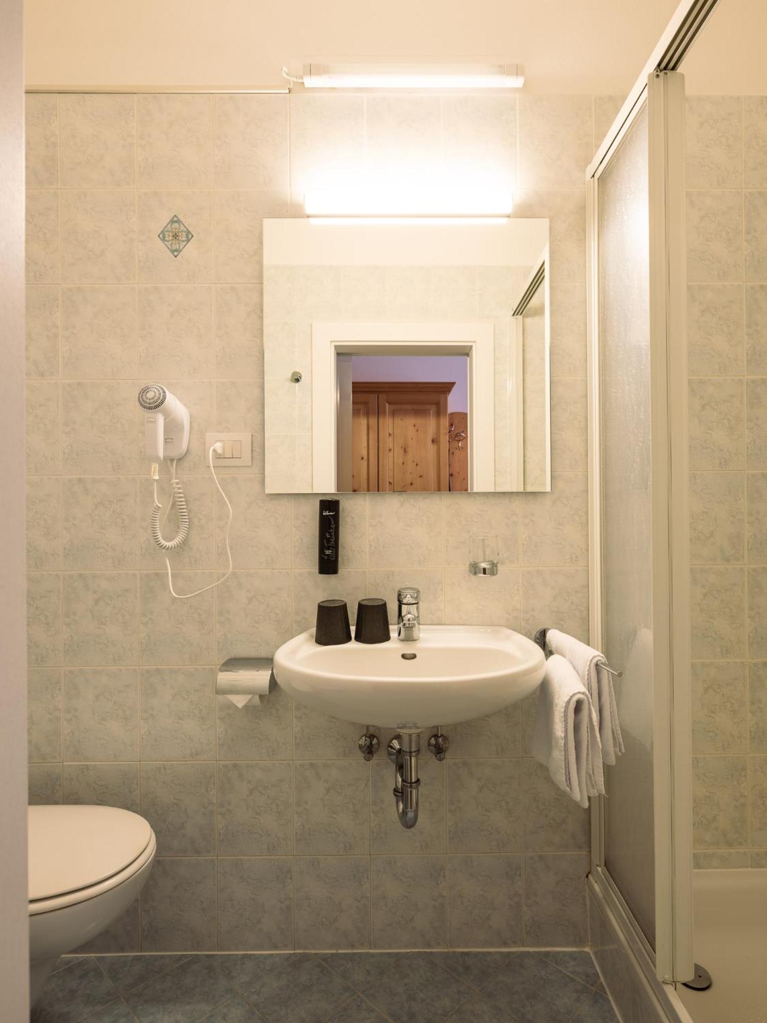 Single Room with Balcony photo 3