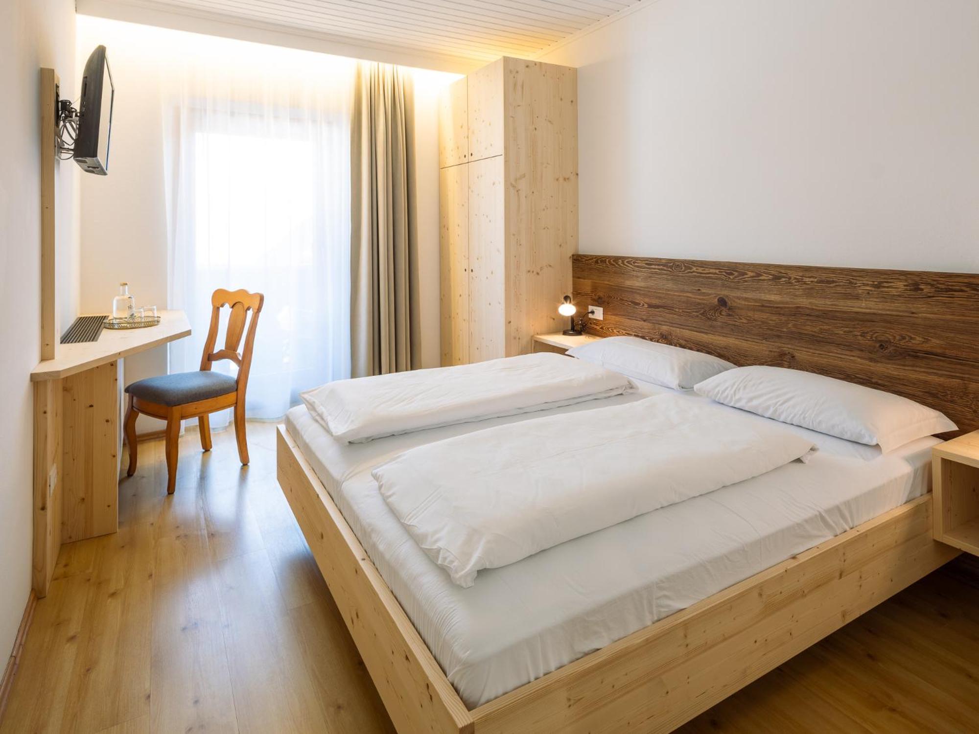 Deluxe Double Room with Balcony photo 1