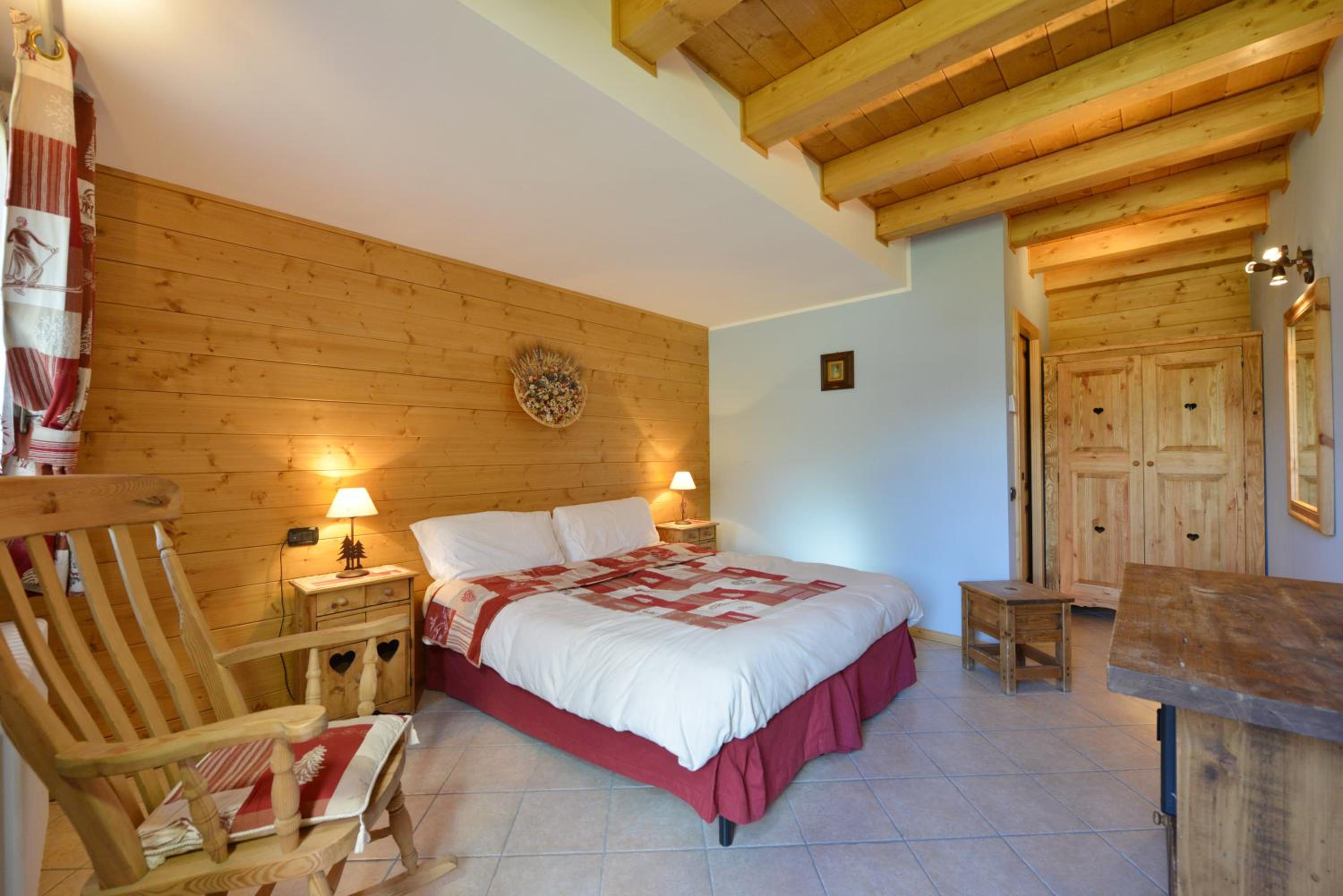 Classic Double or Twin Room - Photo 12