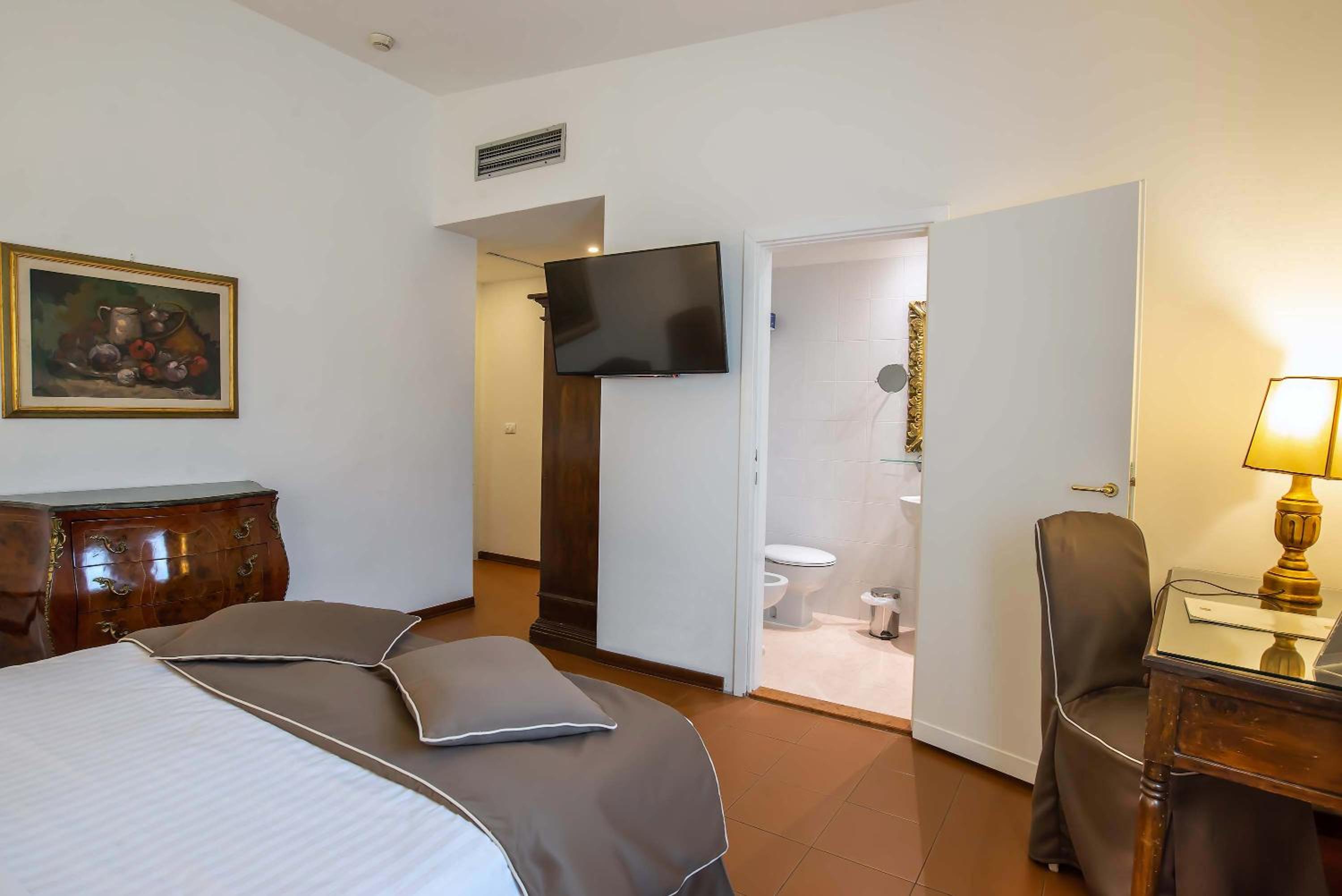 Superior Double or Twin Room photo 2