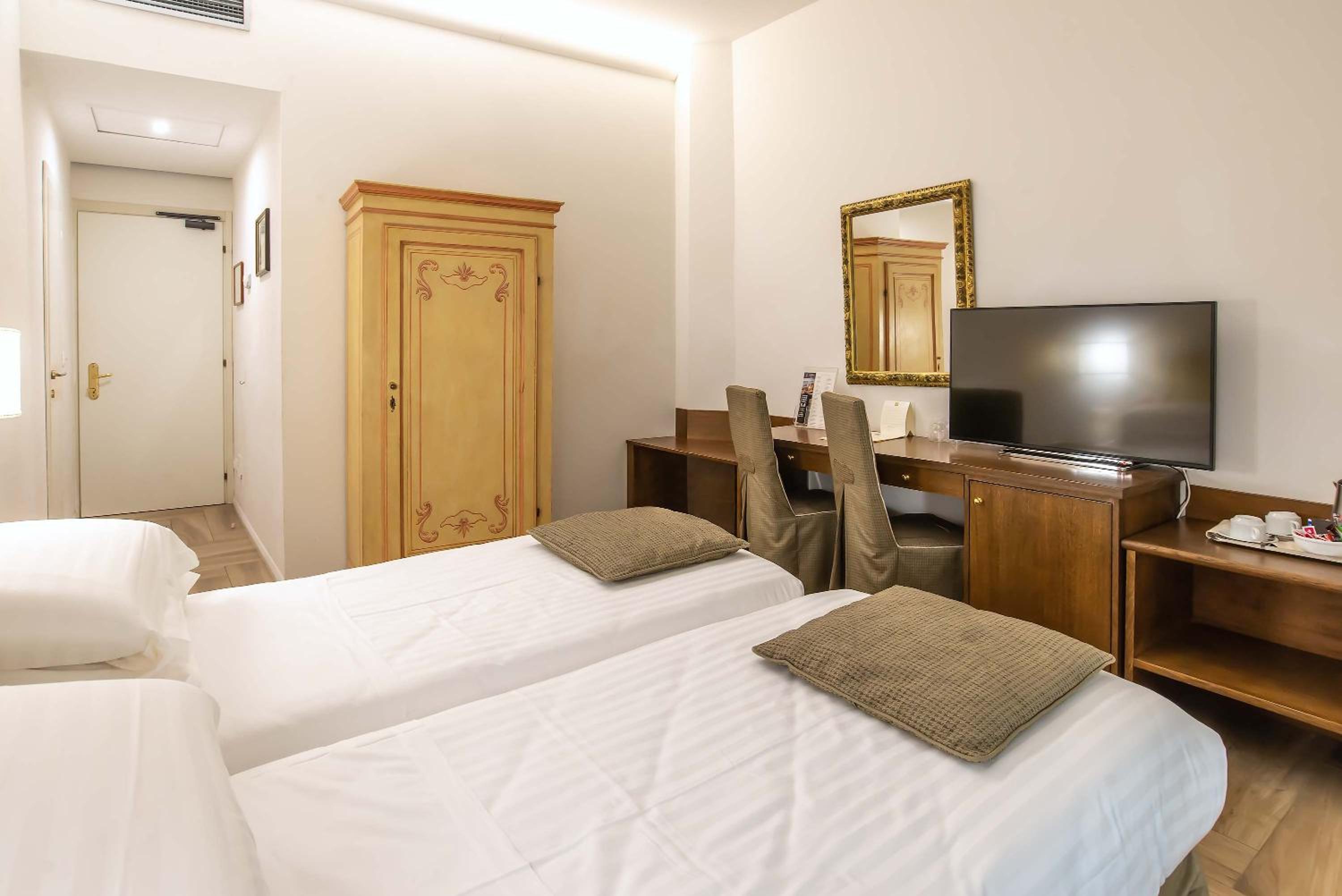 Superior Double or Twin Room photo 1