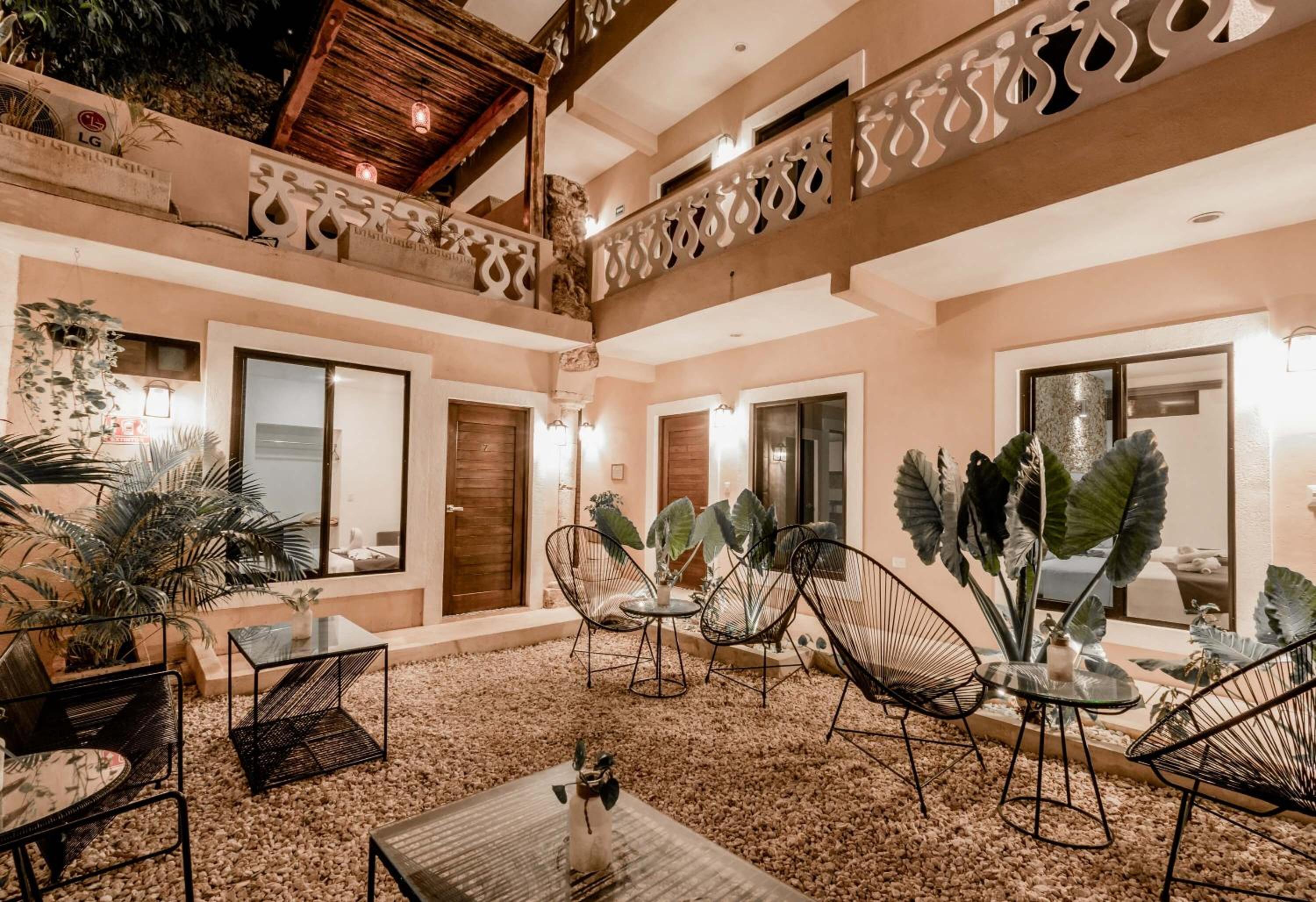 Deluxe Family Room - Photo 9