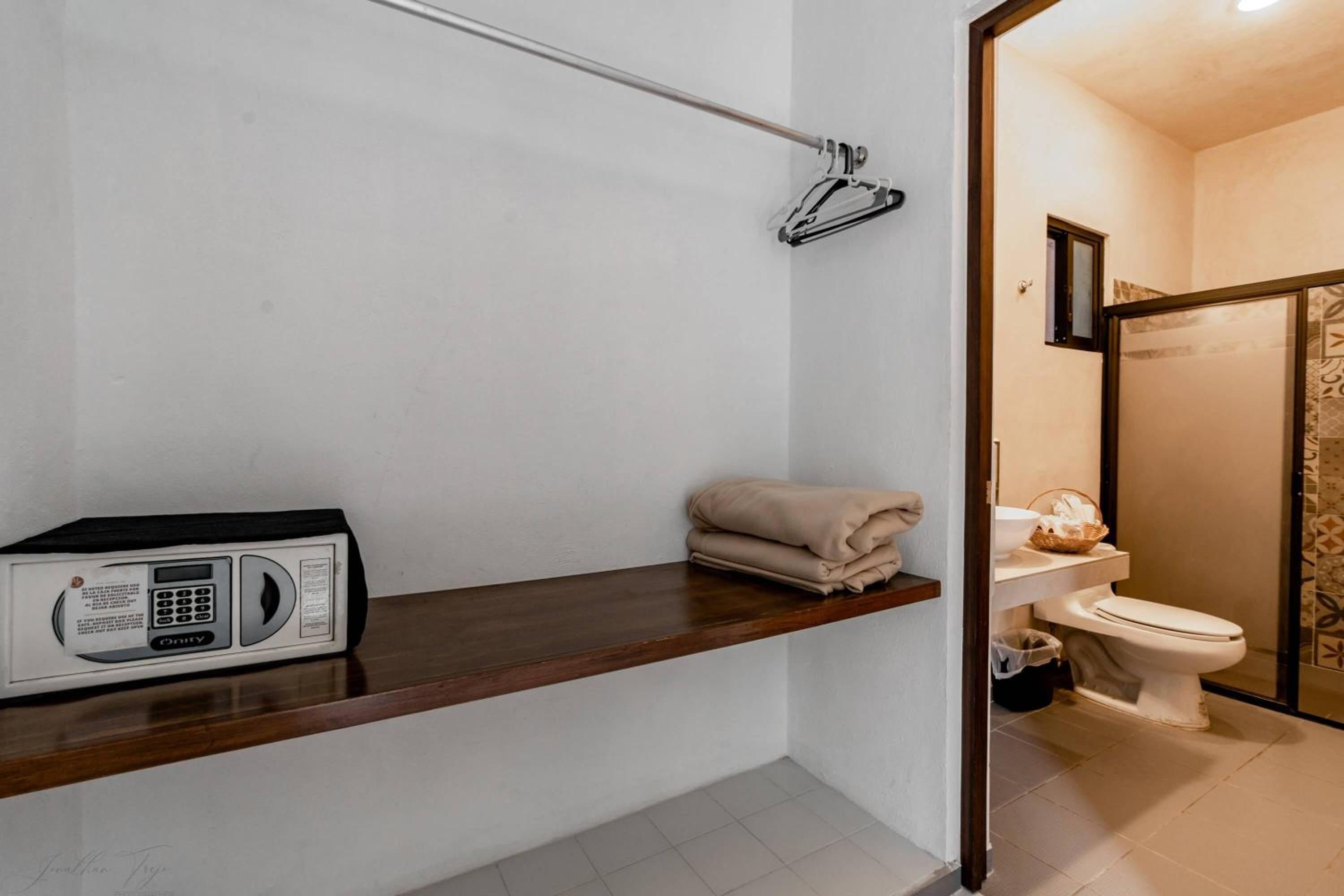 Deluxe Family Room - Photo 7