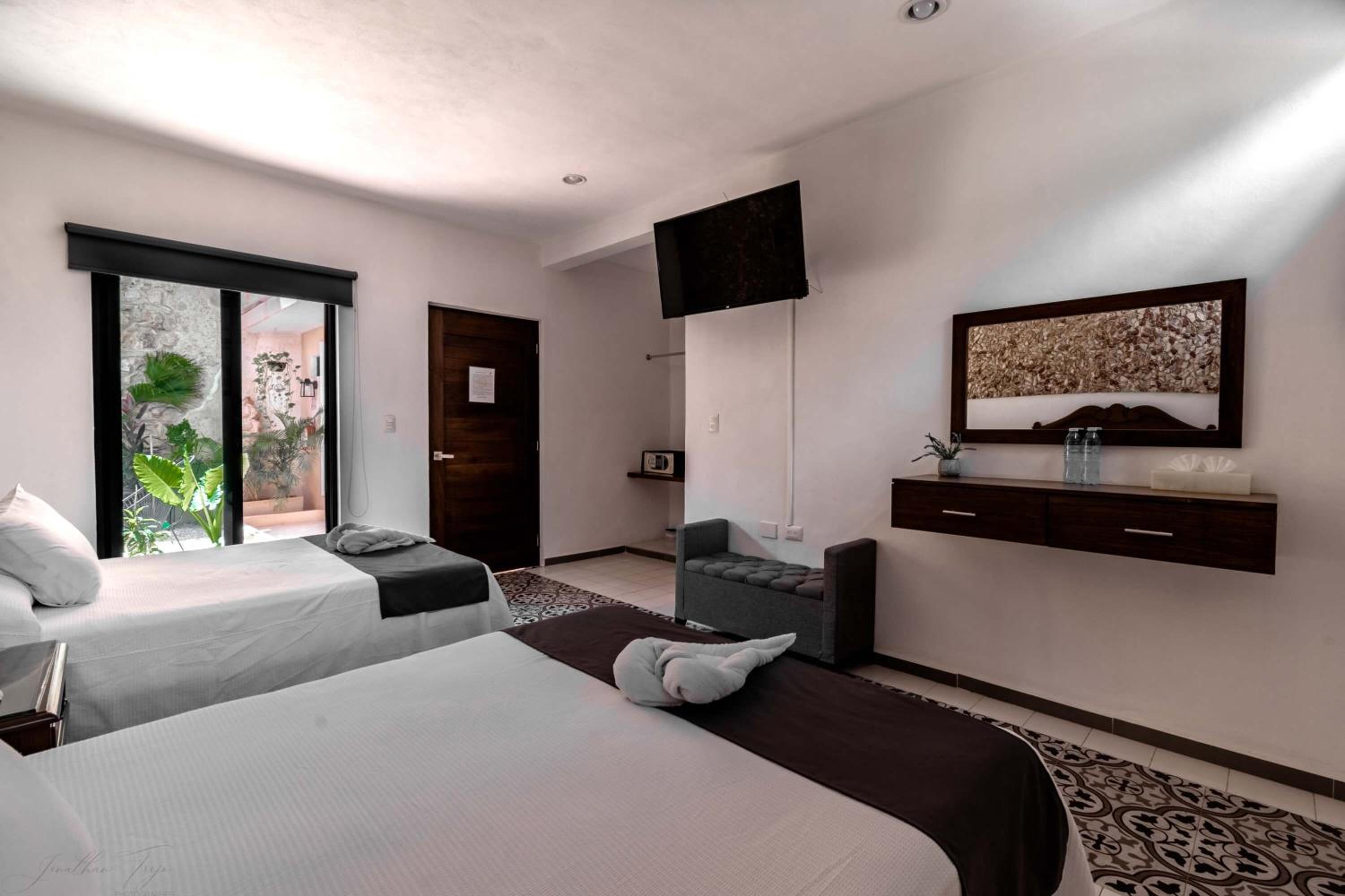 Deluxe Family Room - Photo 8