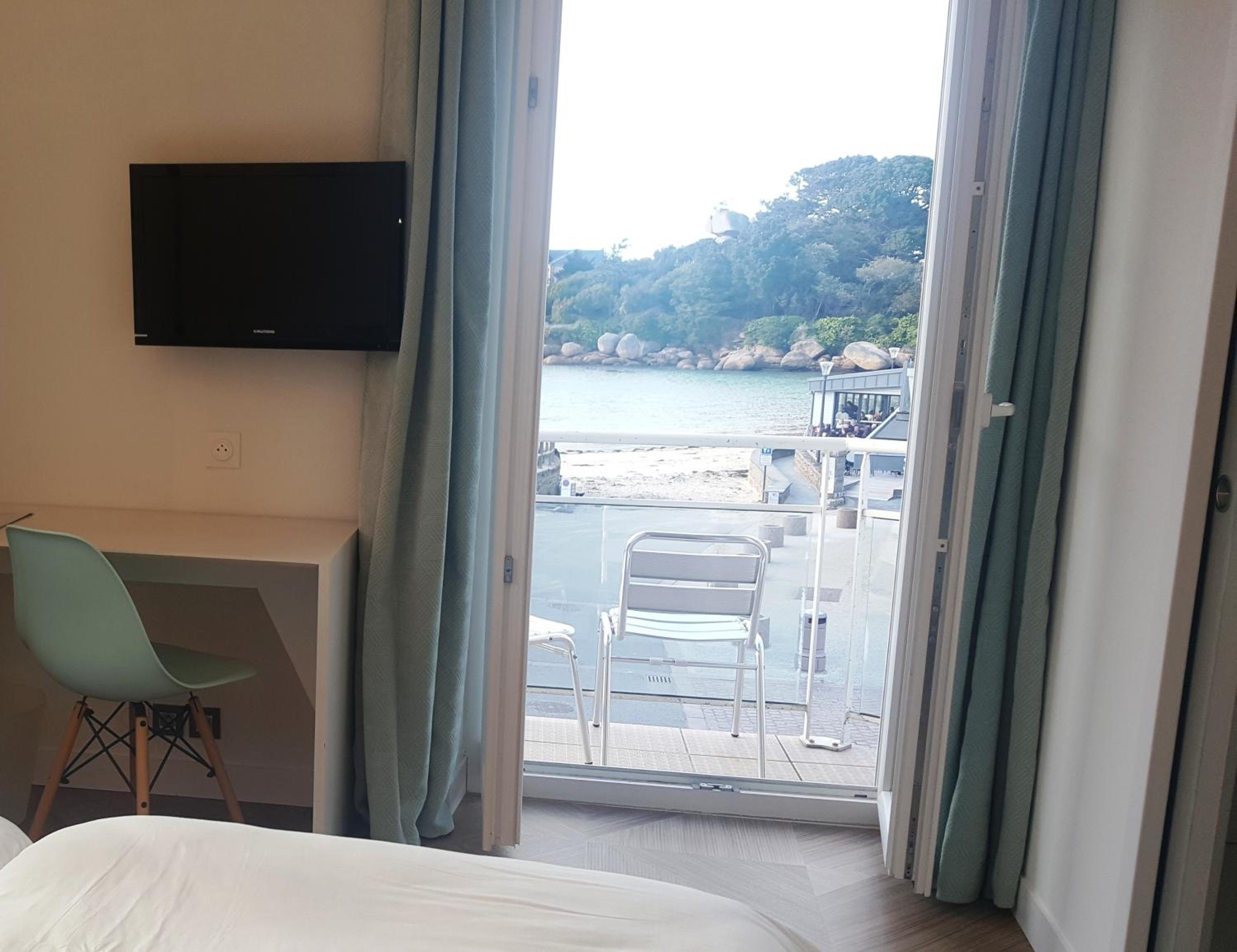 Premium Double or Twin Room with Sea View - Photo 4