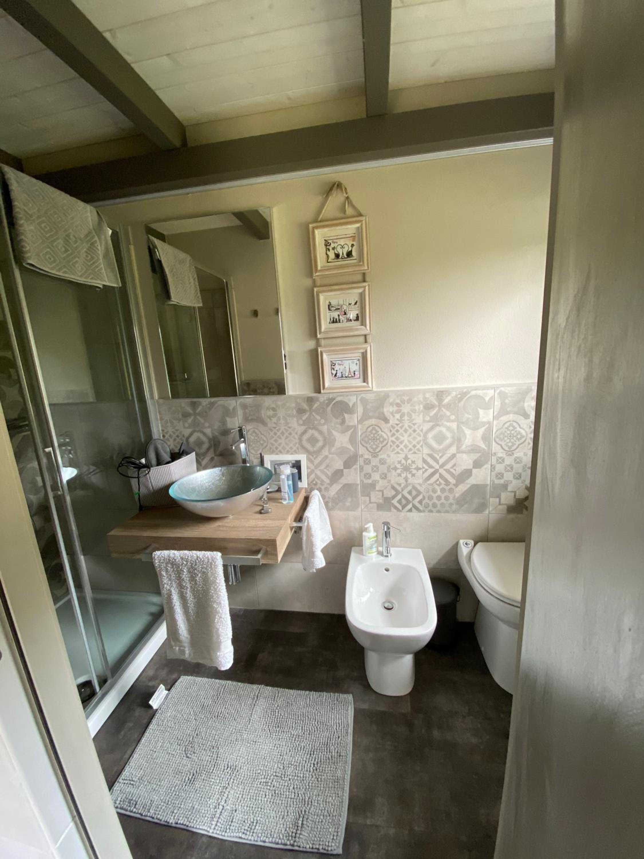 Quadruple Room with Private Bathroom photo 3