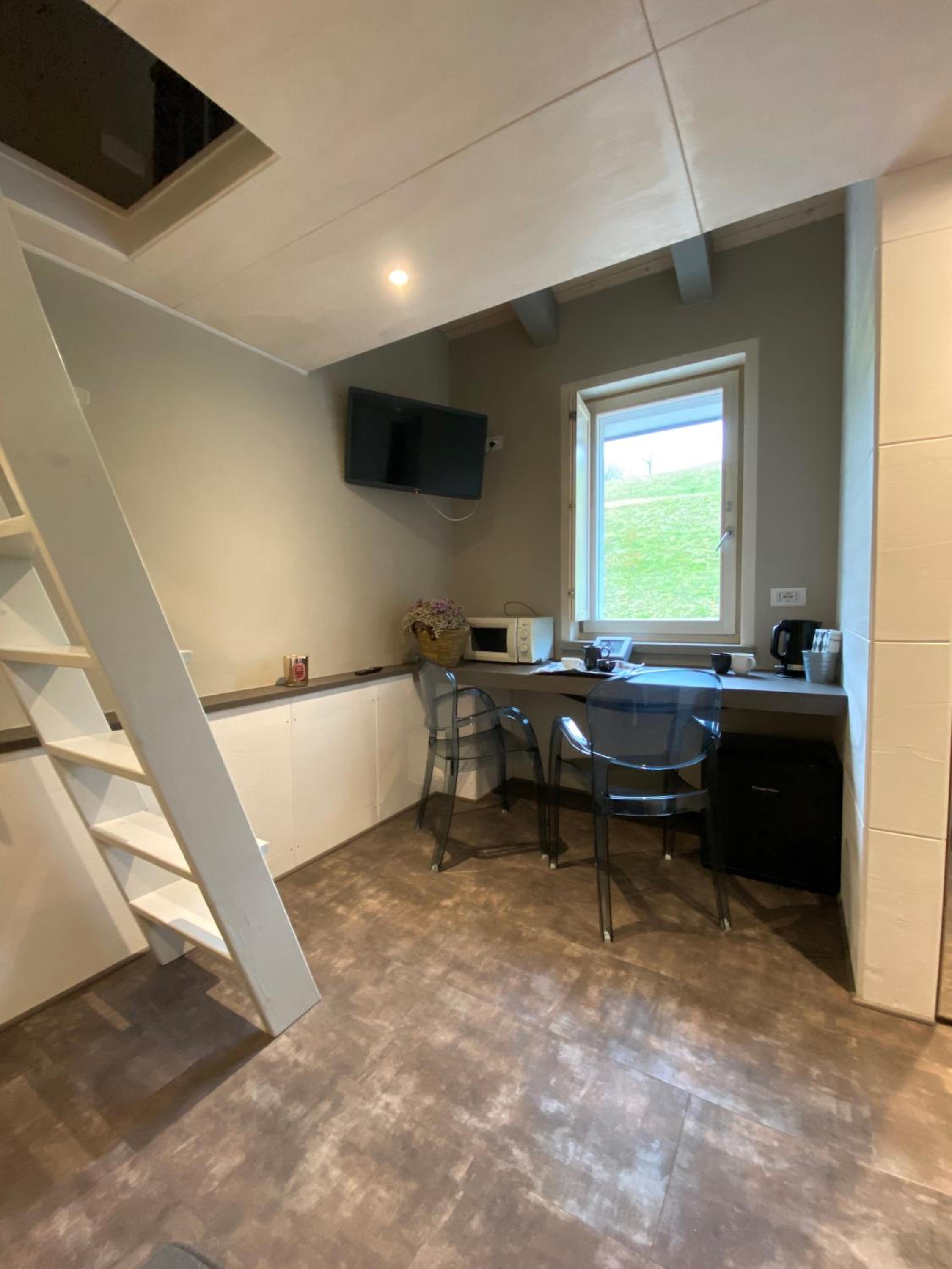 Family Room with Private Bathroom photo 2