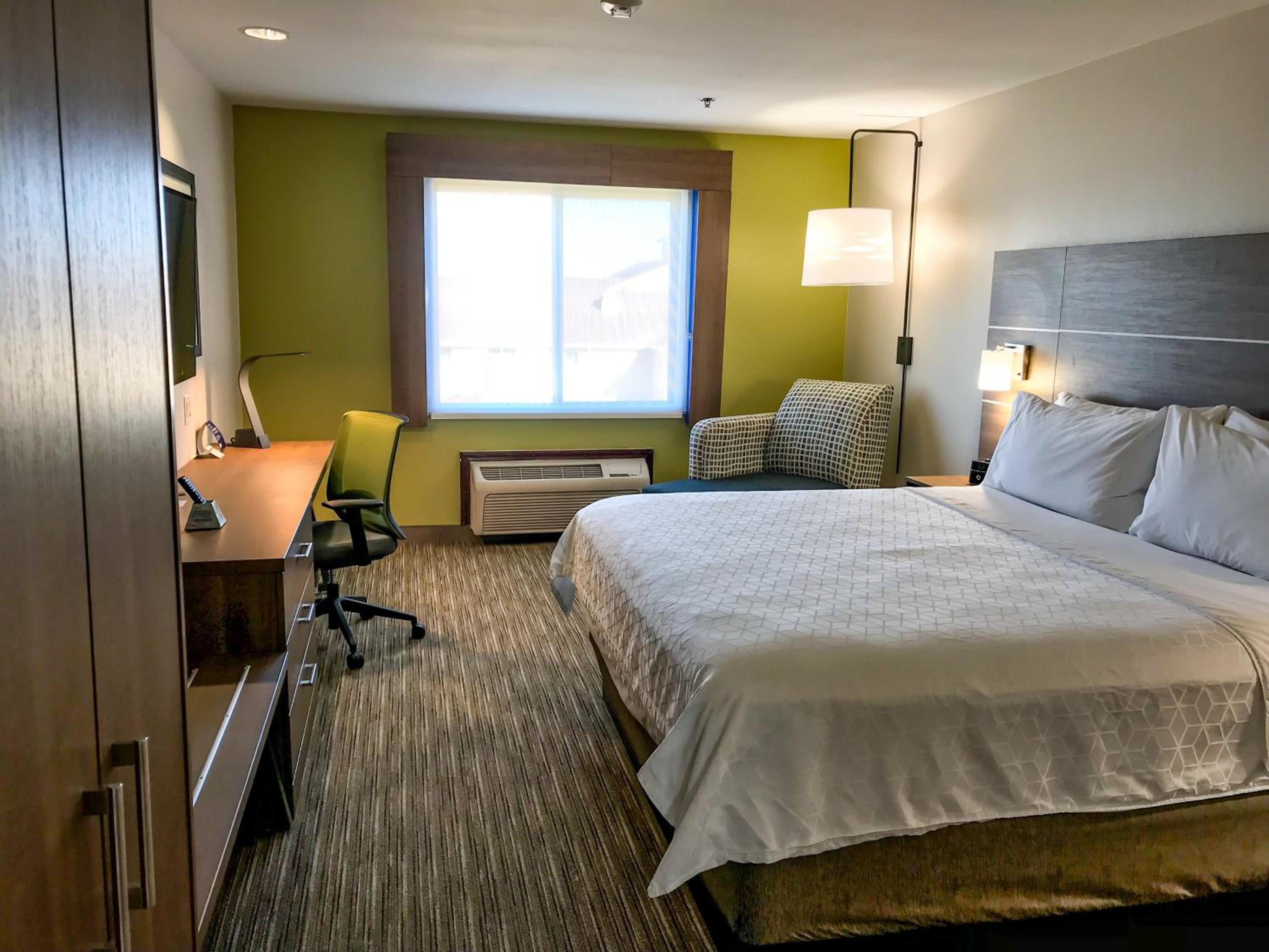 Standard King Room - Photo 1