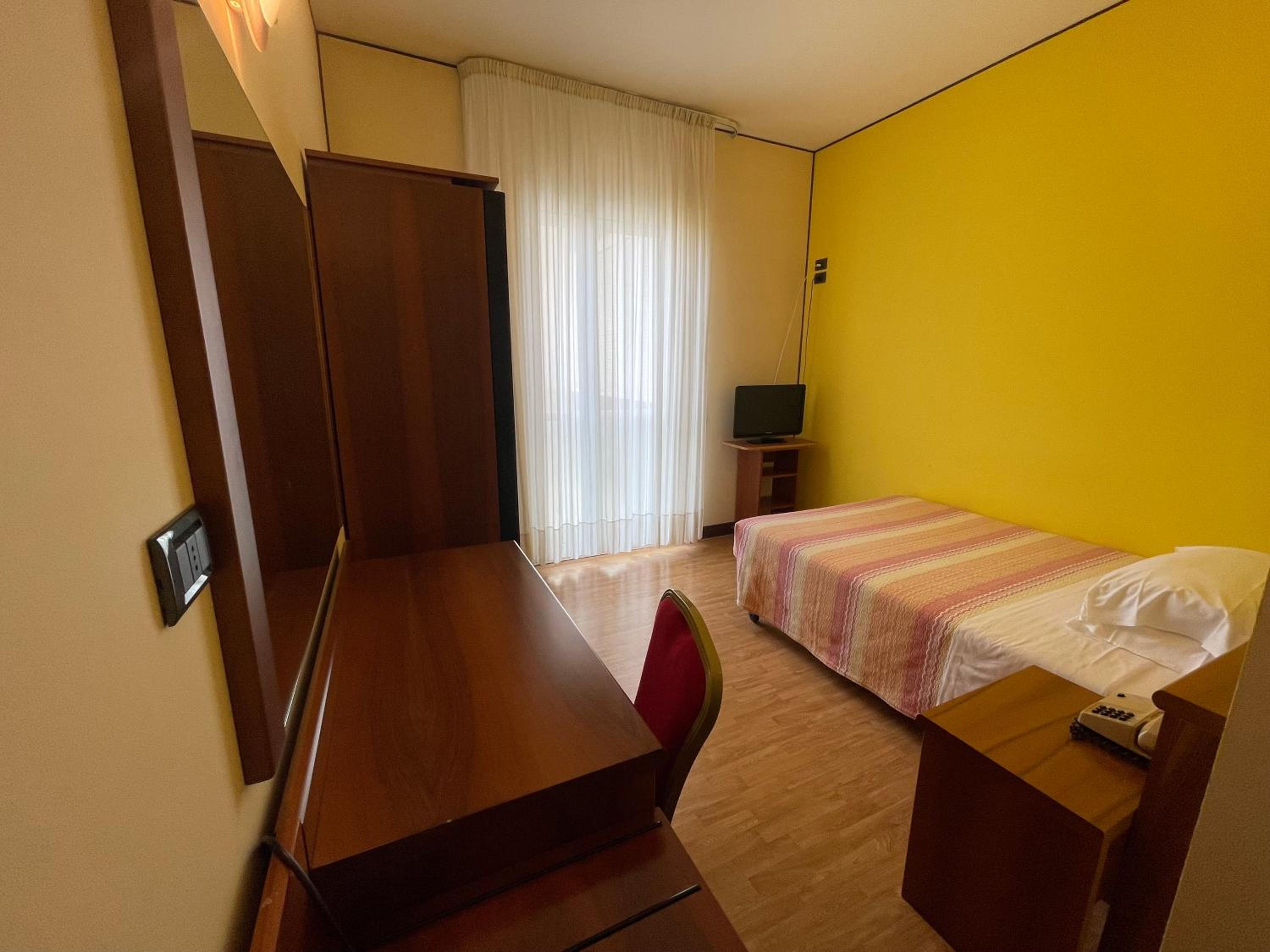 Economy Single Room