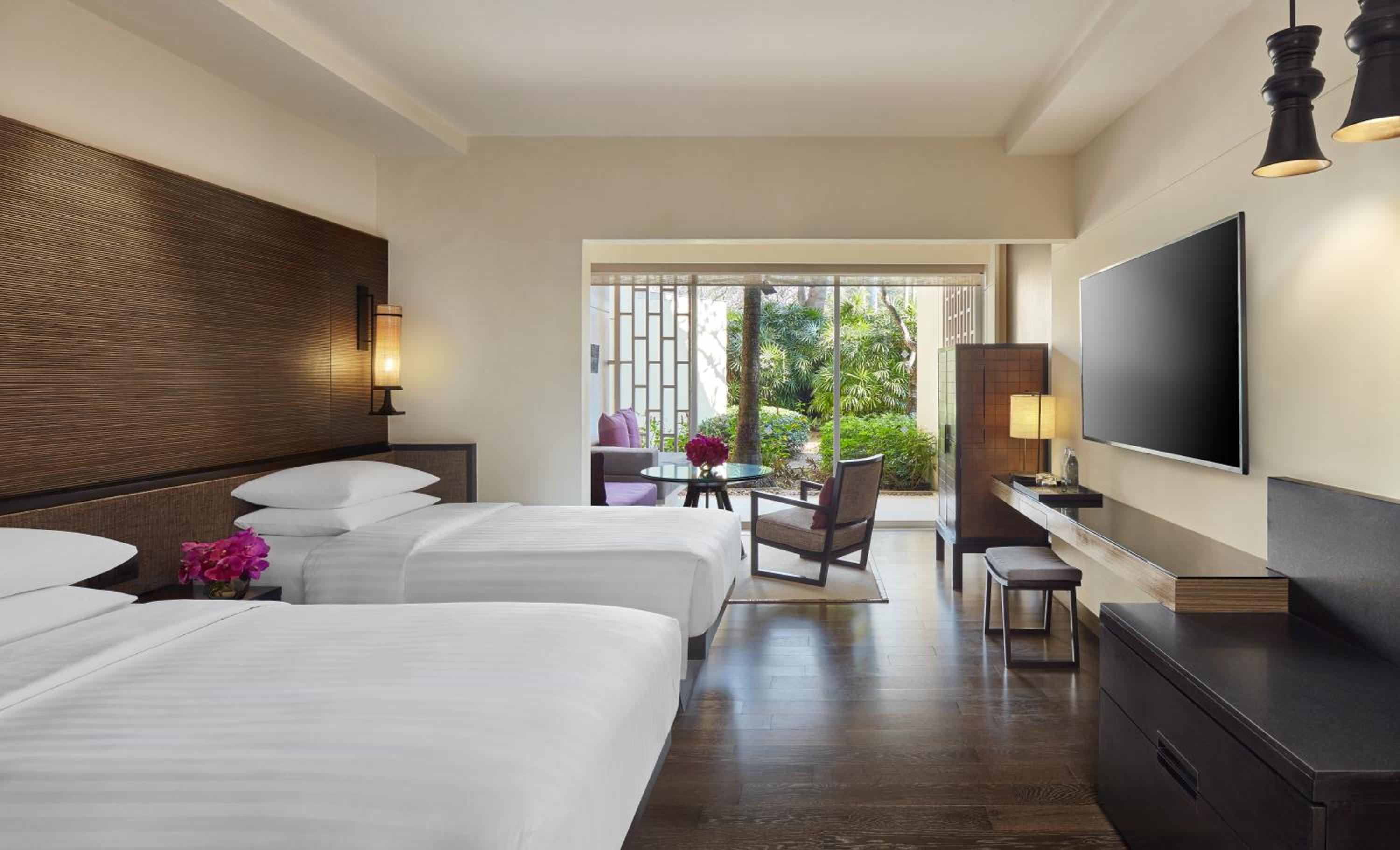 Deluxe Twin Room - Club Access