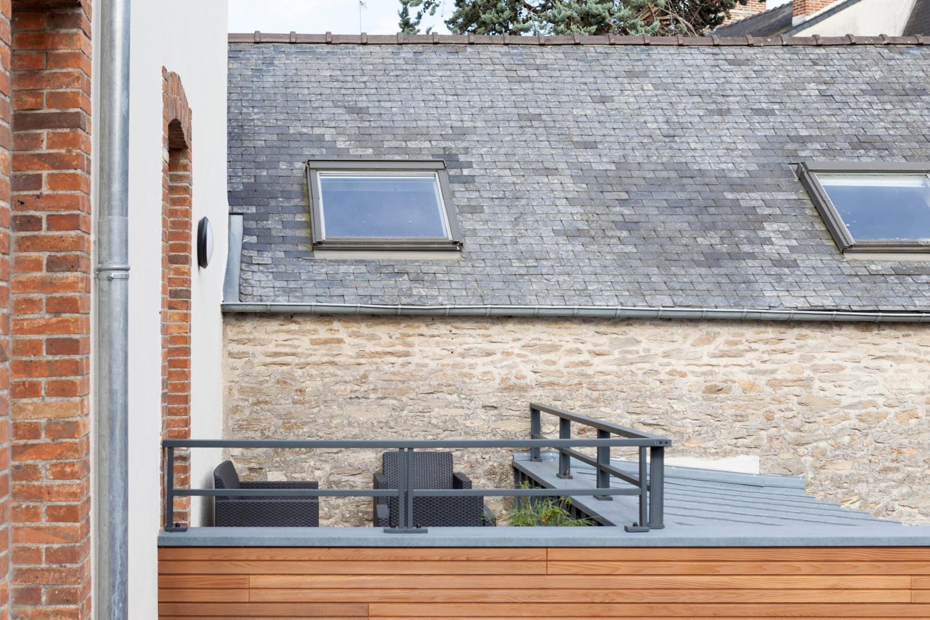 Apartment with Terrace
