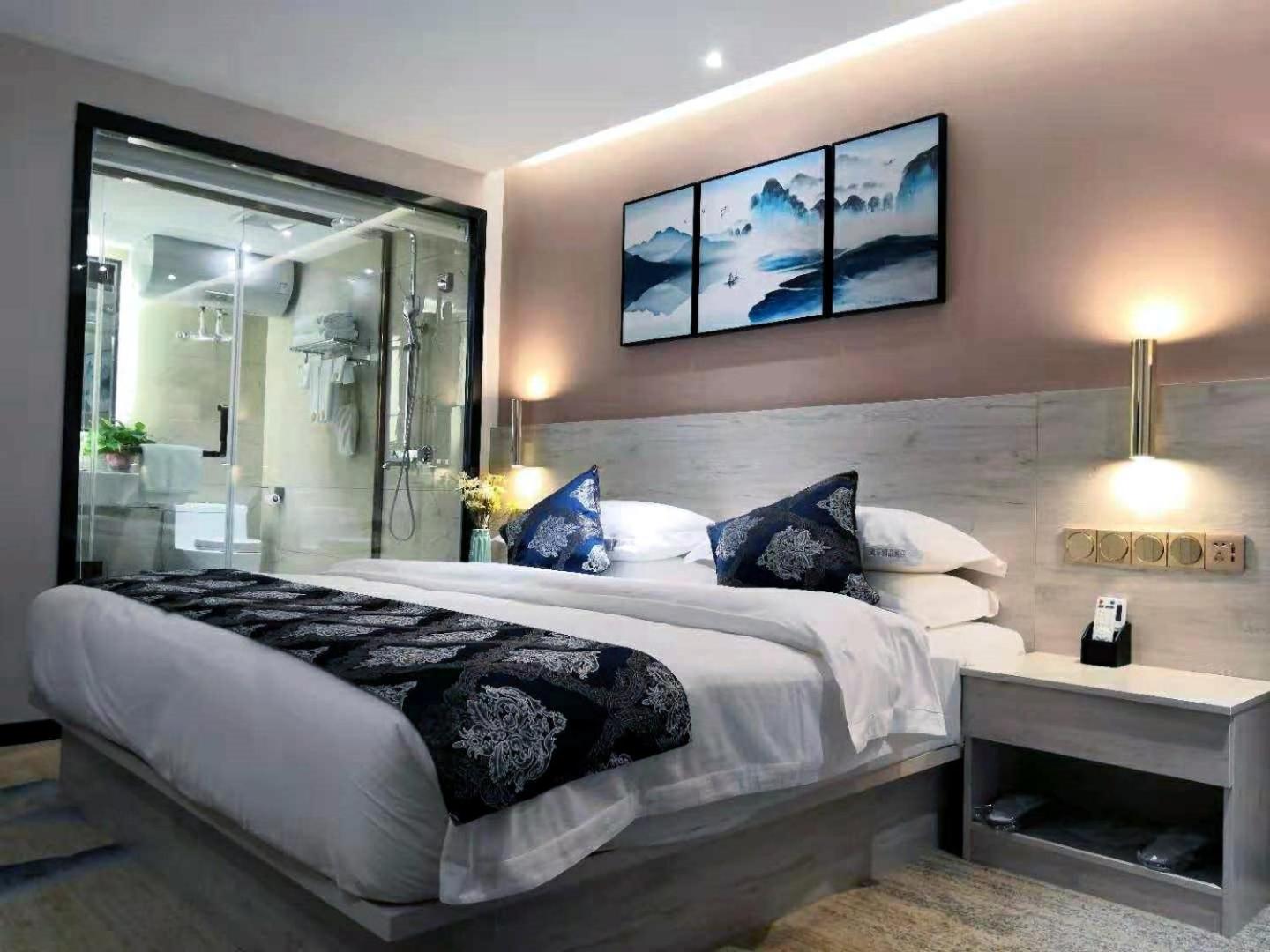 Standard Queen Room photo 2