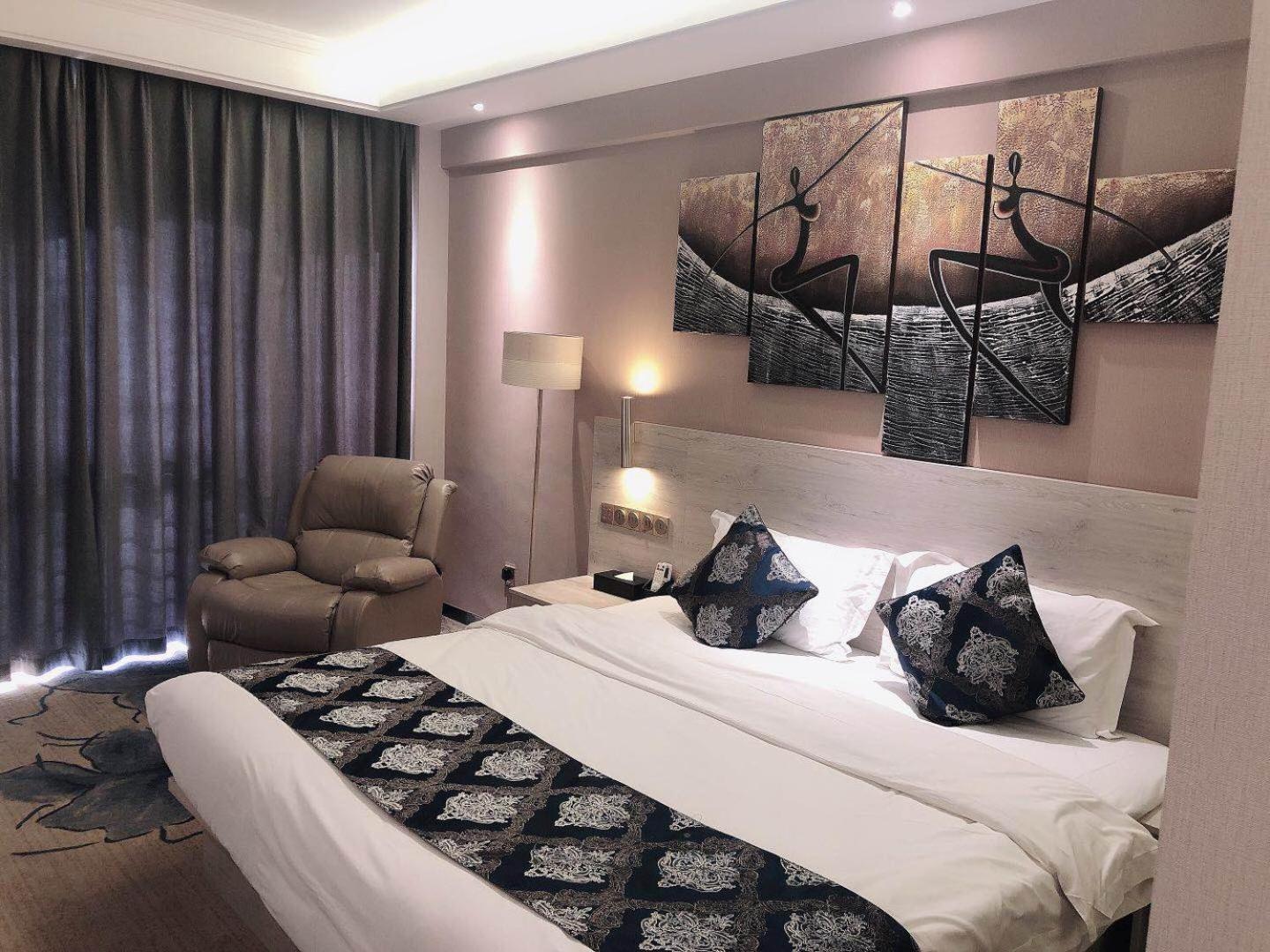 Standard Queen Room photo 3