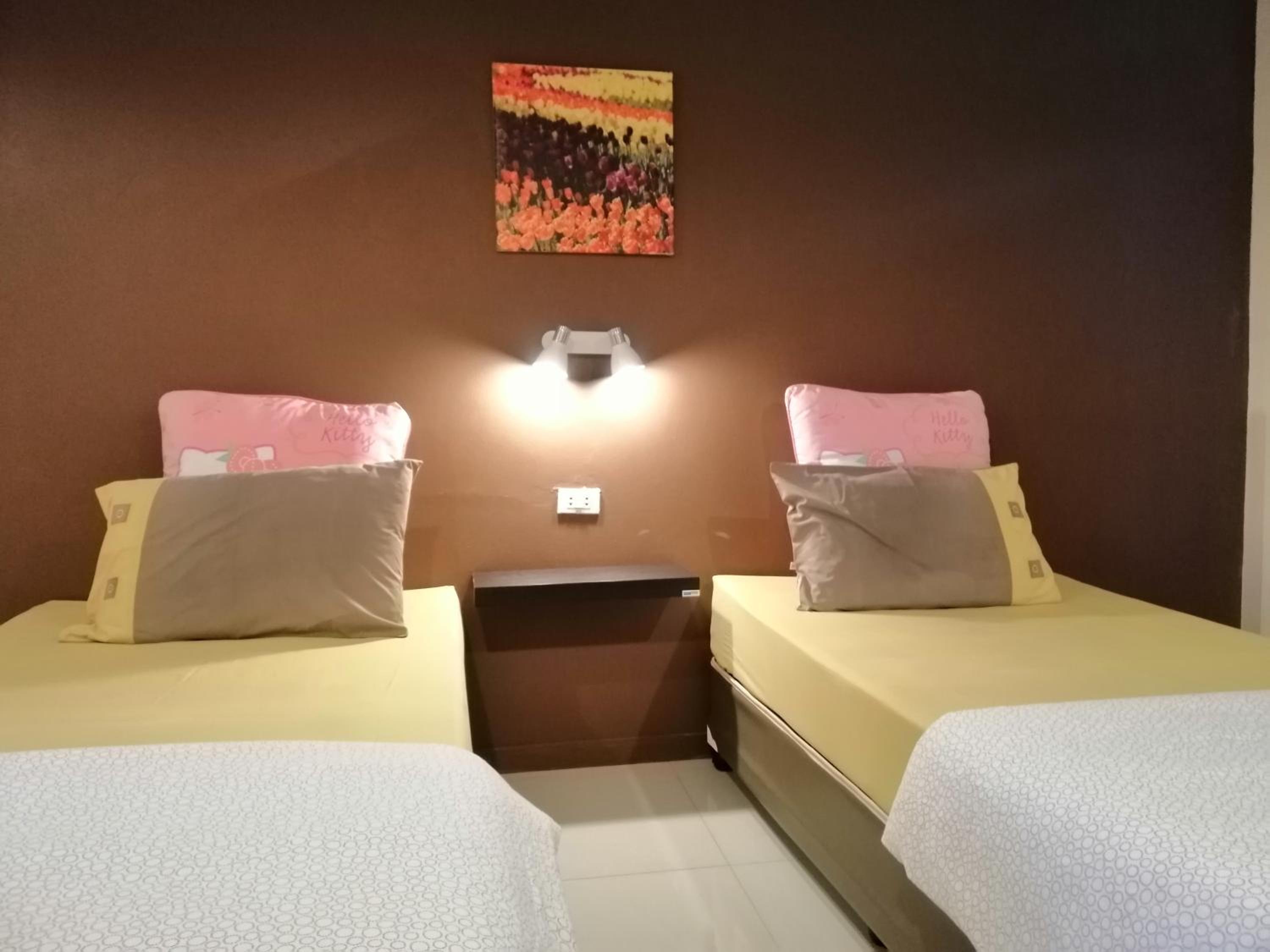 Deluxe Twin Room - Photo 9