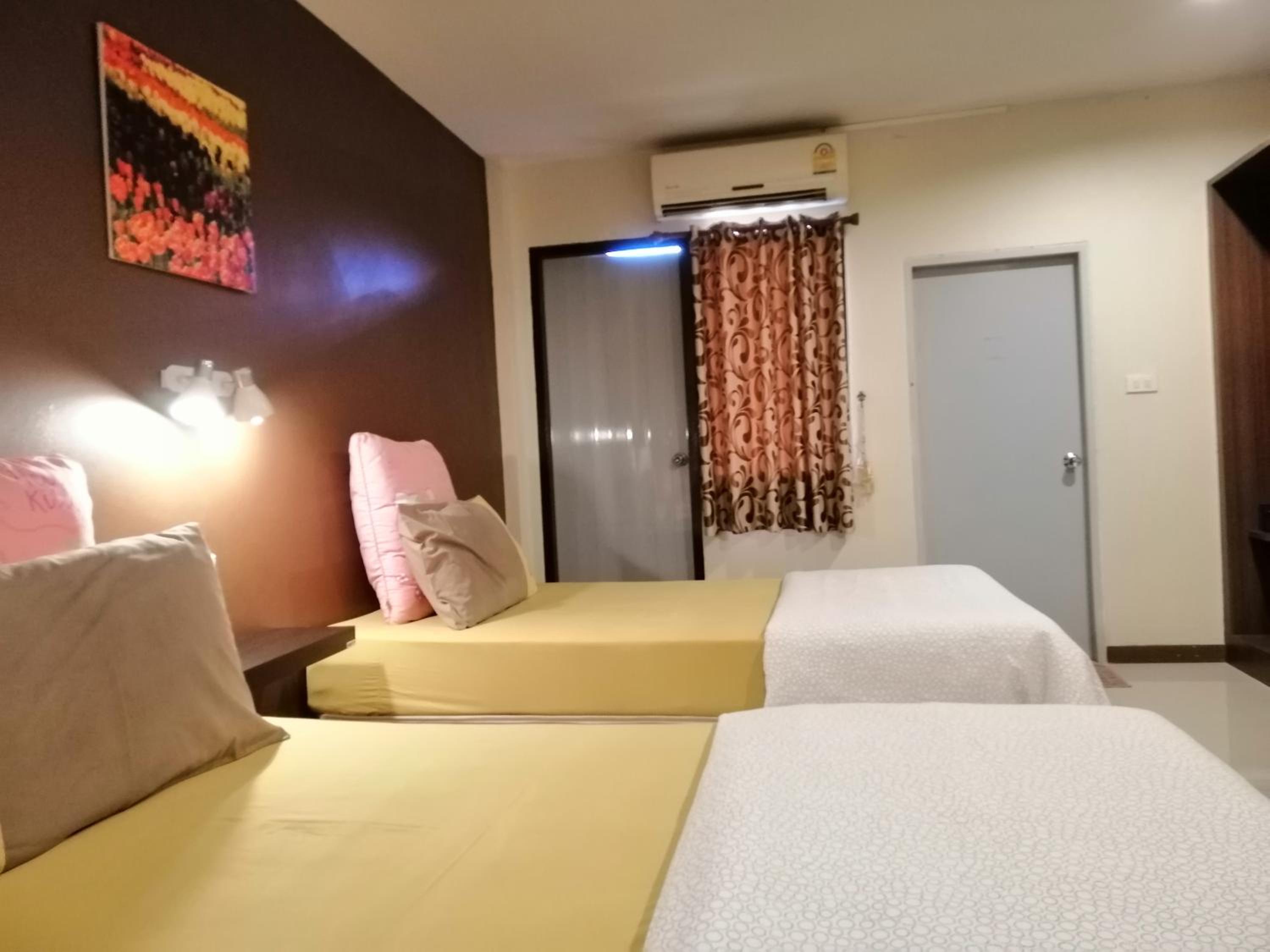 Deluxe Twin Room - Photo 6