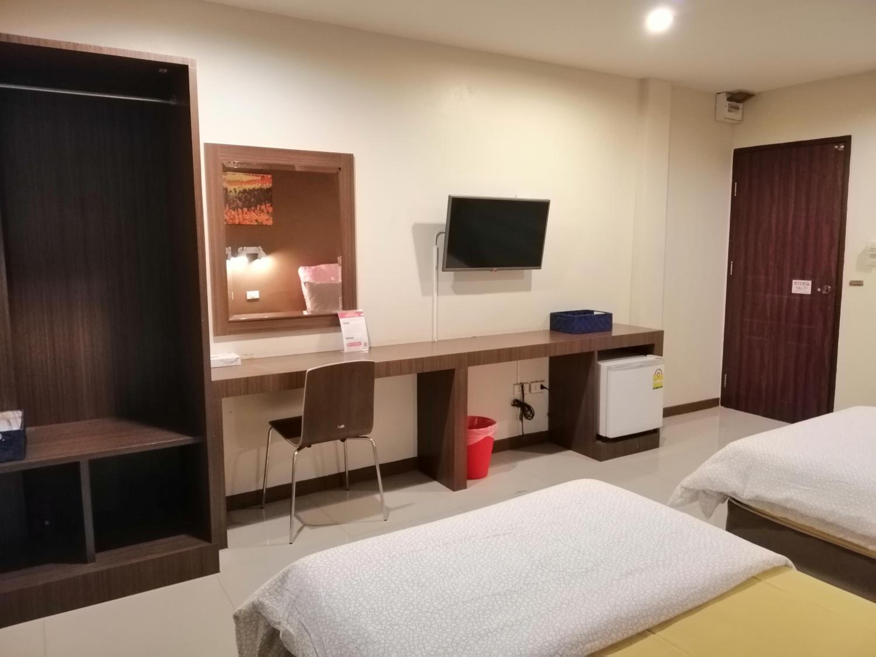 Deluxe Twin Room - Photo 7