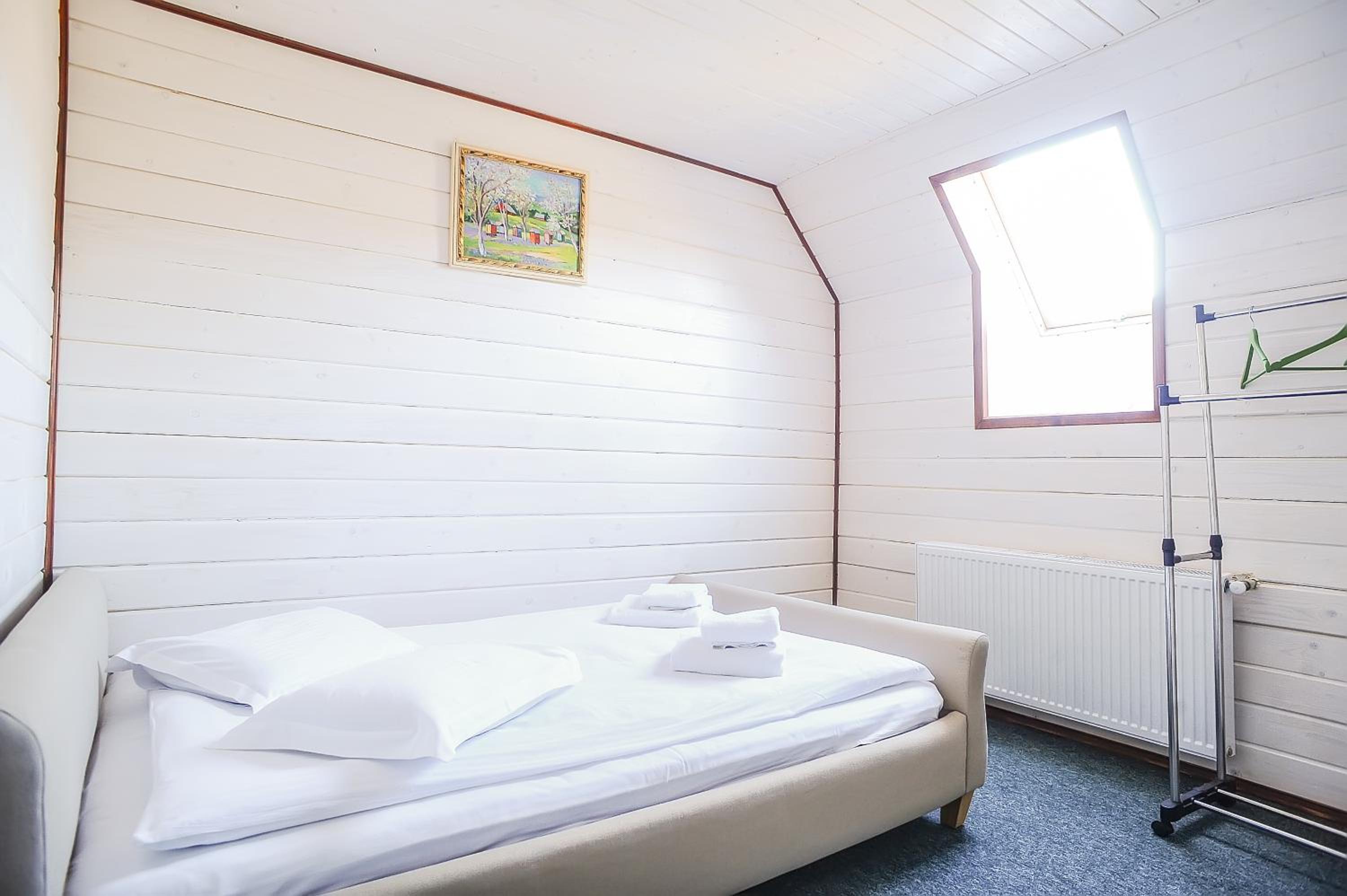 Budget Double Room photo 3
