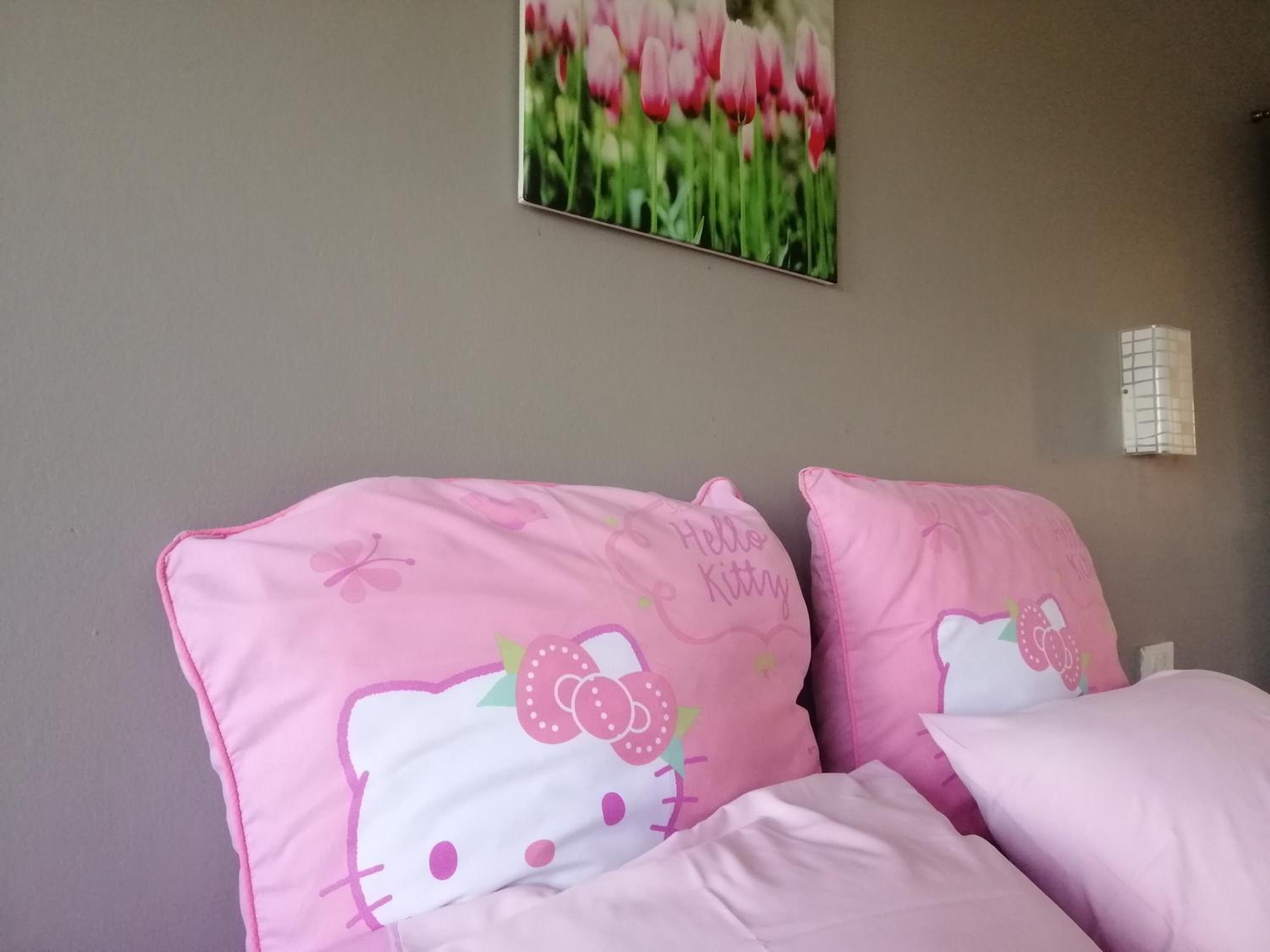 Deluxe Room (2 Adults + 1 Child) - Photo 15