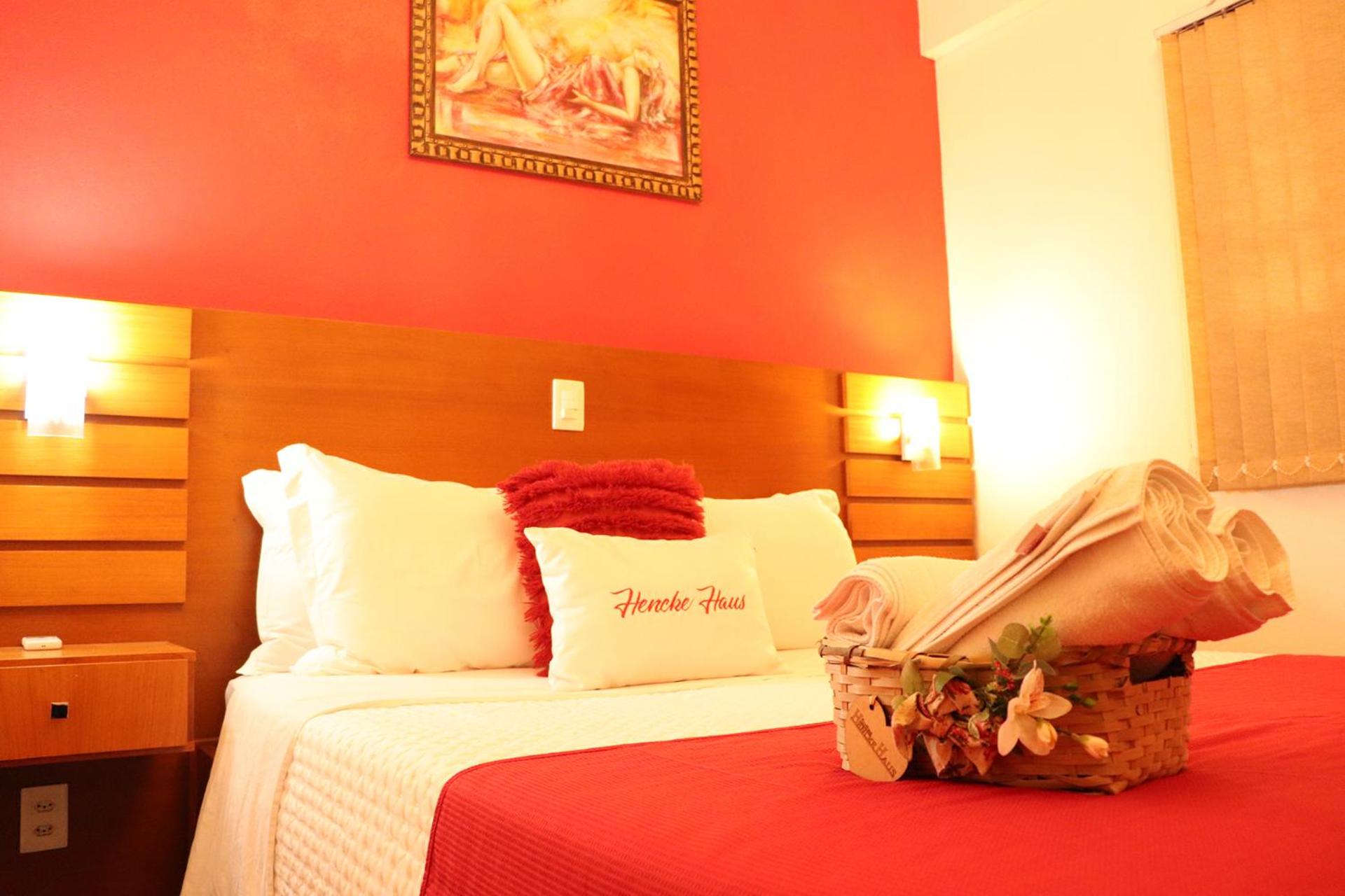 Deluxe Suite - Photo 16