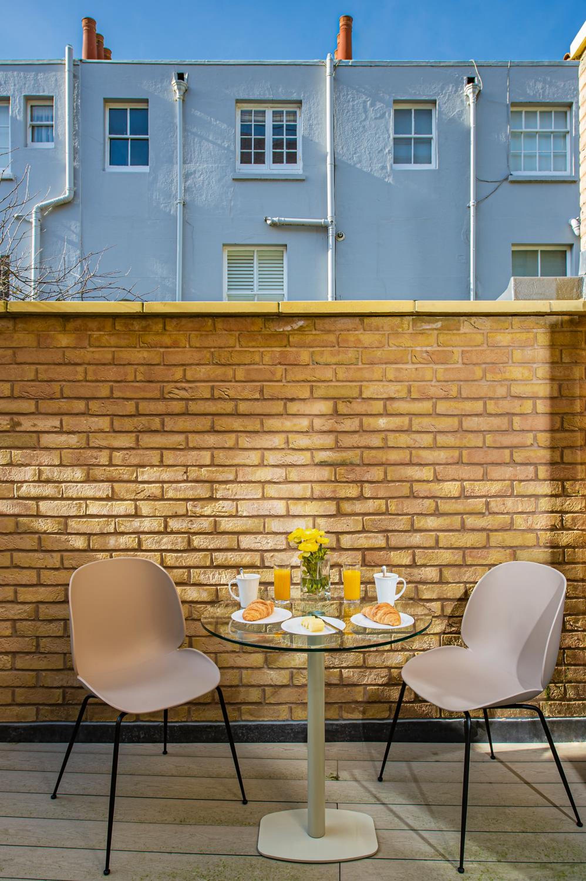 Studio Suite With Balcony or Terrace - Photo 6