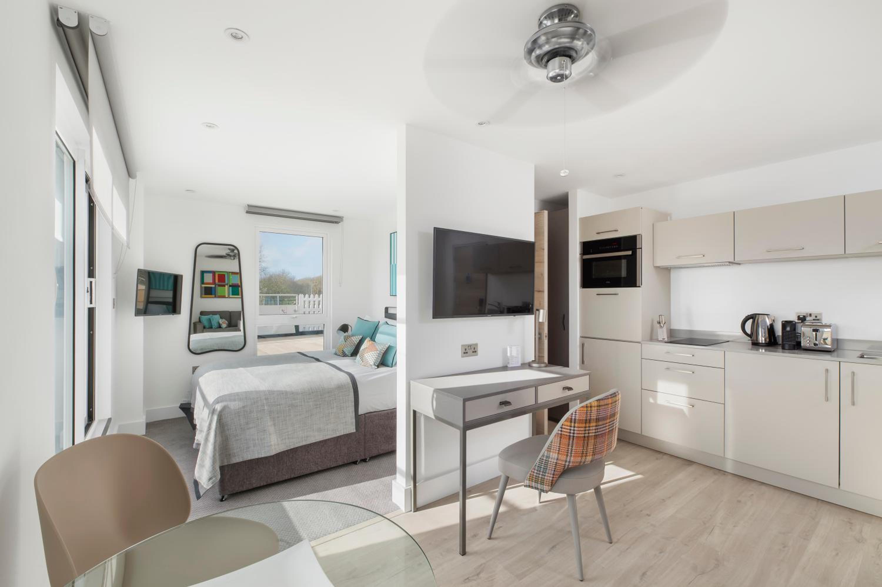 Studio Penthouse with City View and Terrace - Photo 1