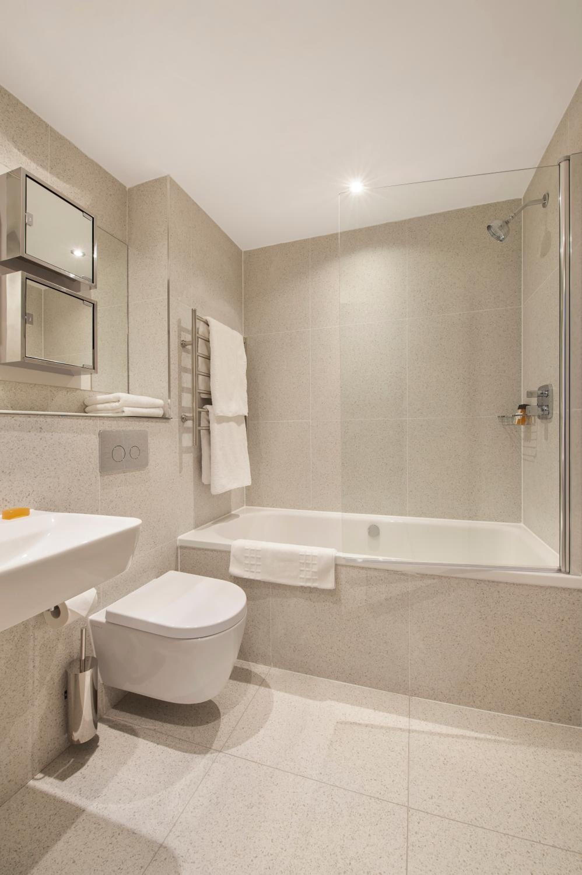 One Bedroom Suite with Sea View and Balcony - Photo 6
