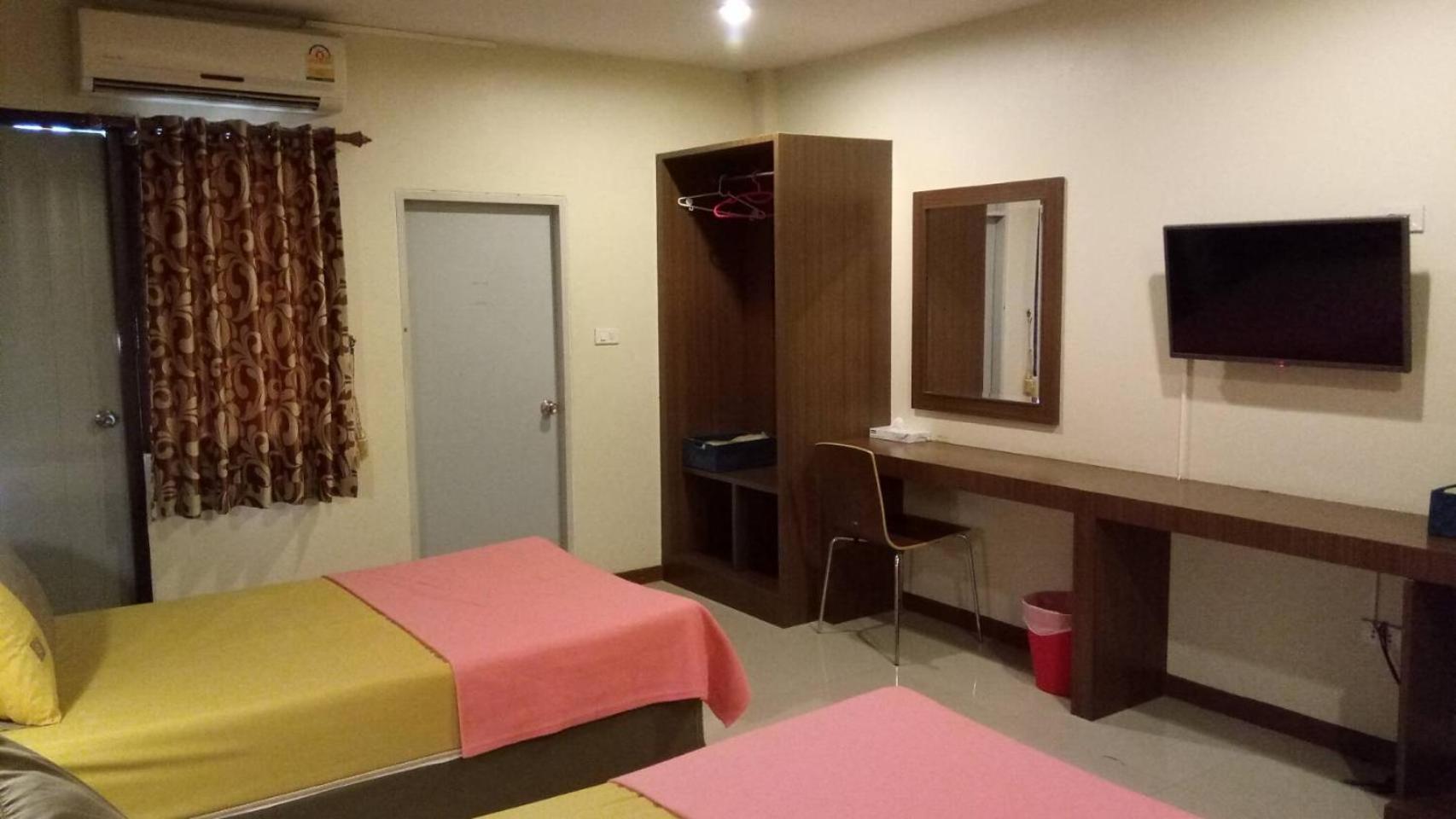 Deluxe Twin Room - Photo 13