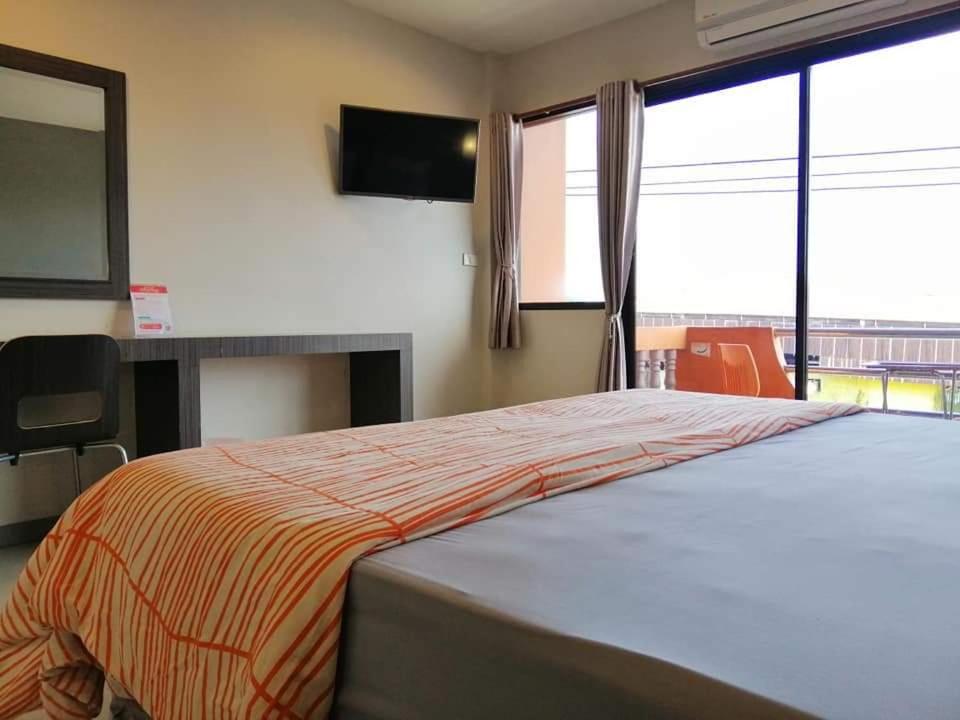 Deluxe Room (2 Adults + 1 Child) - Photo 10