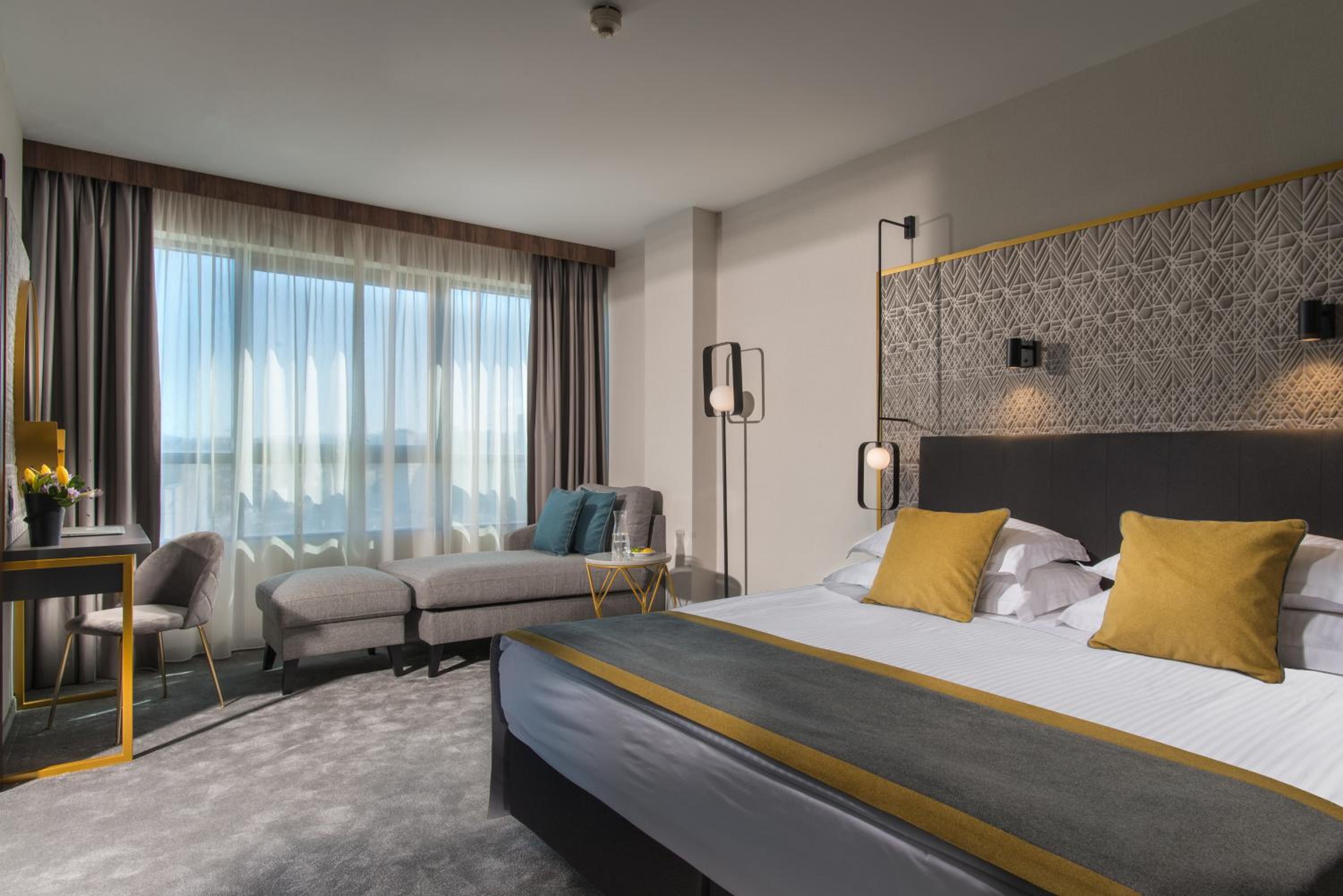 Panoramic One-bedroom Suite - High Floor - Photo 17