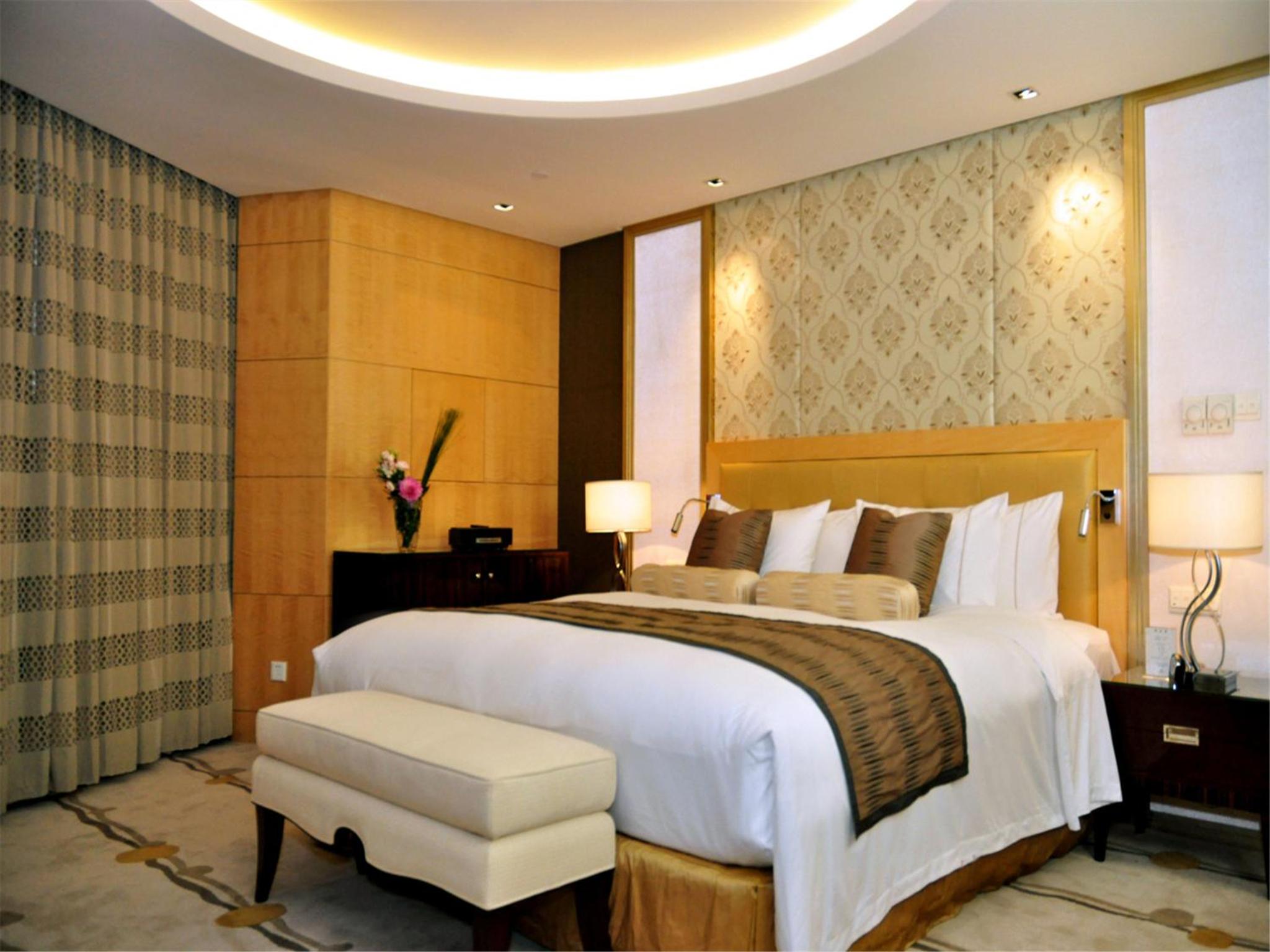 Premium Suite - Photo 1