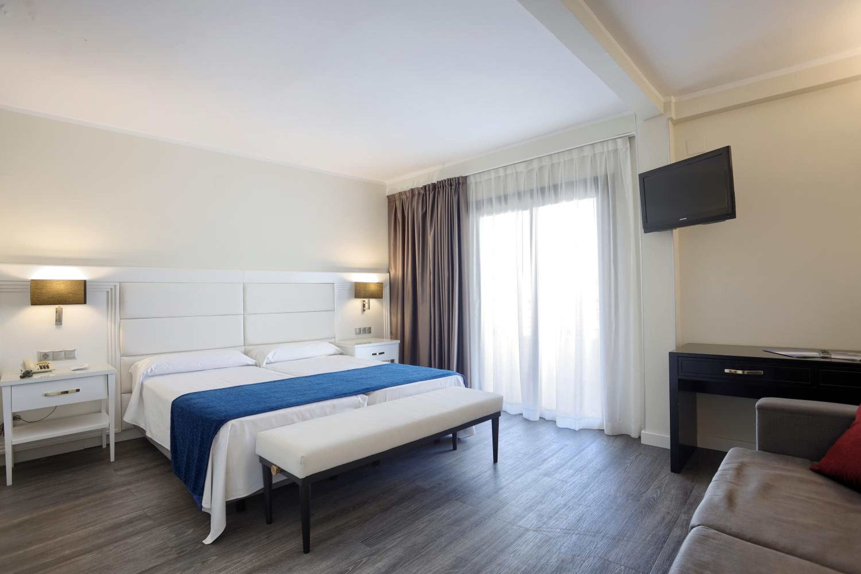 Superior Double Room - Photo 4
