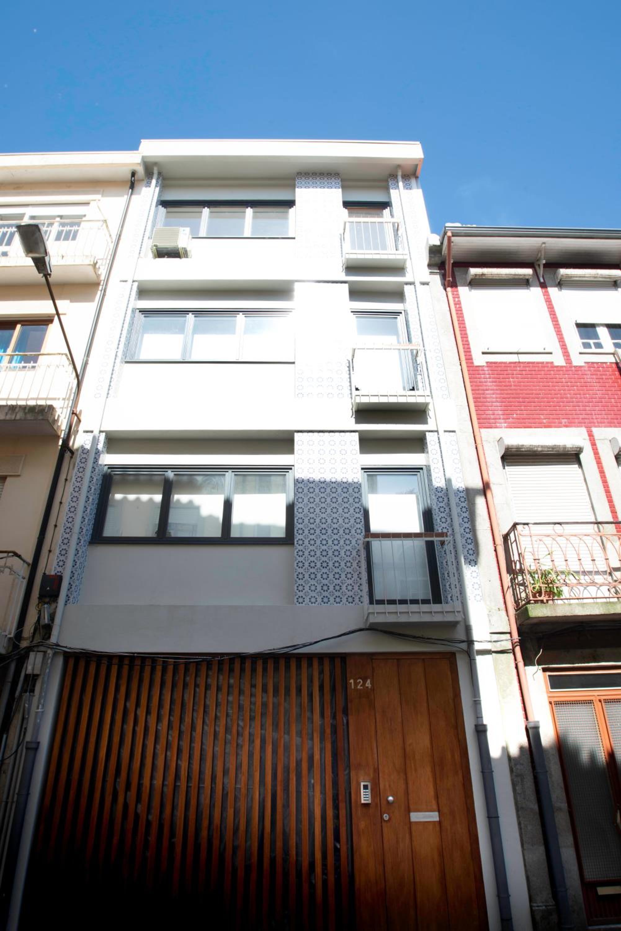 Studio Apartment thumbnail 5