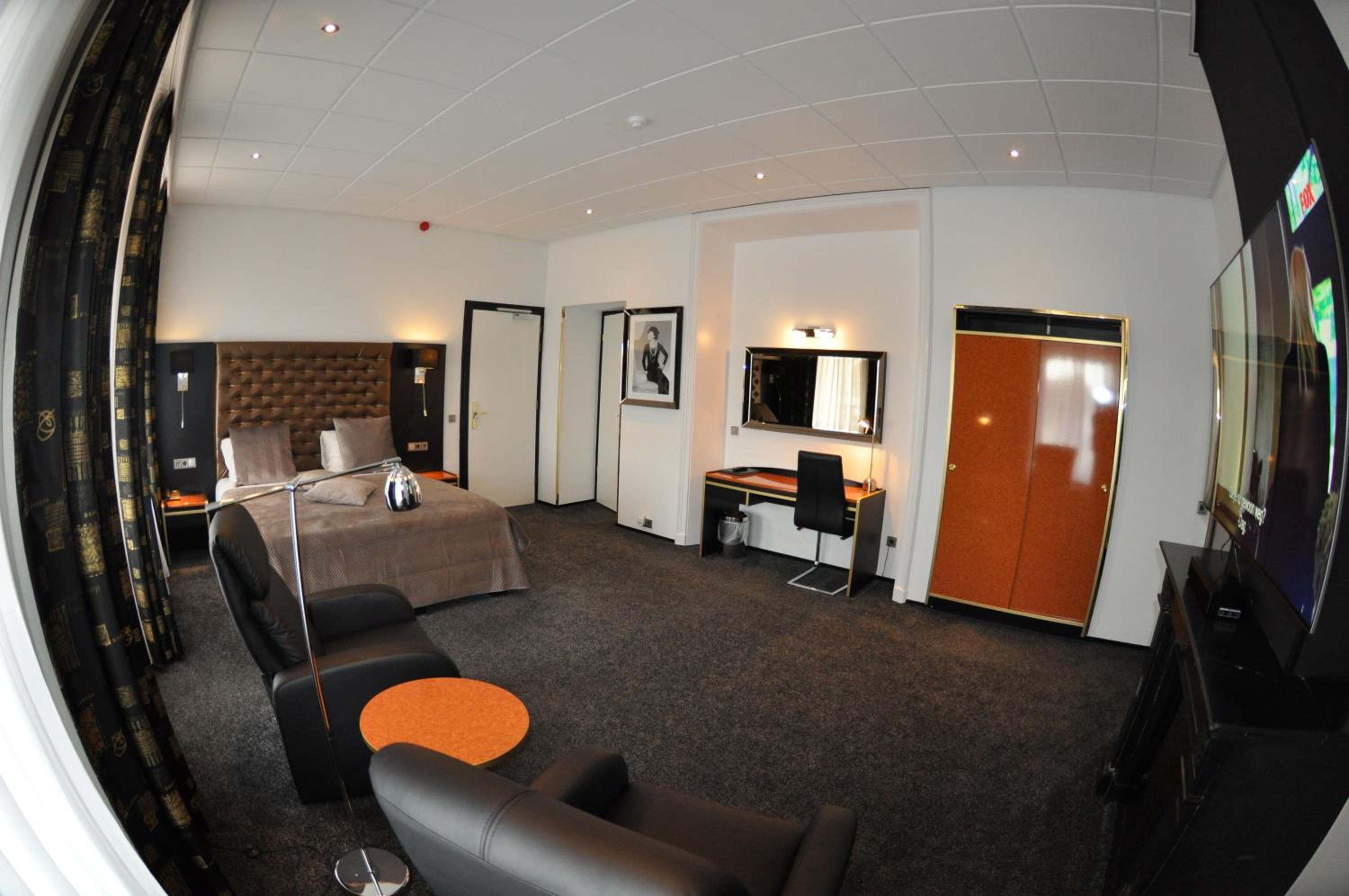 Grand Deluxe Double Room with Balcony photo 1