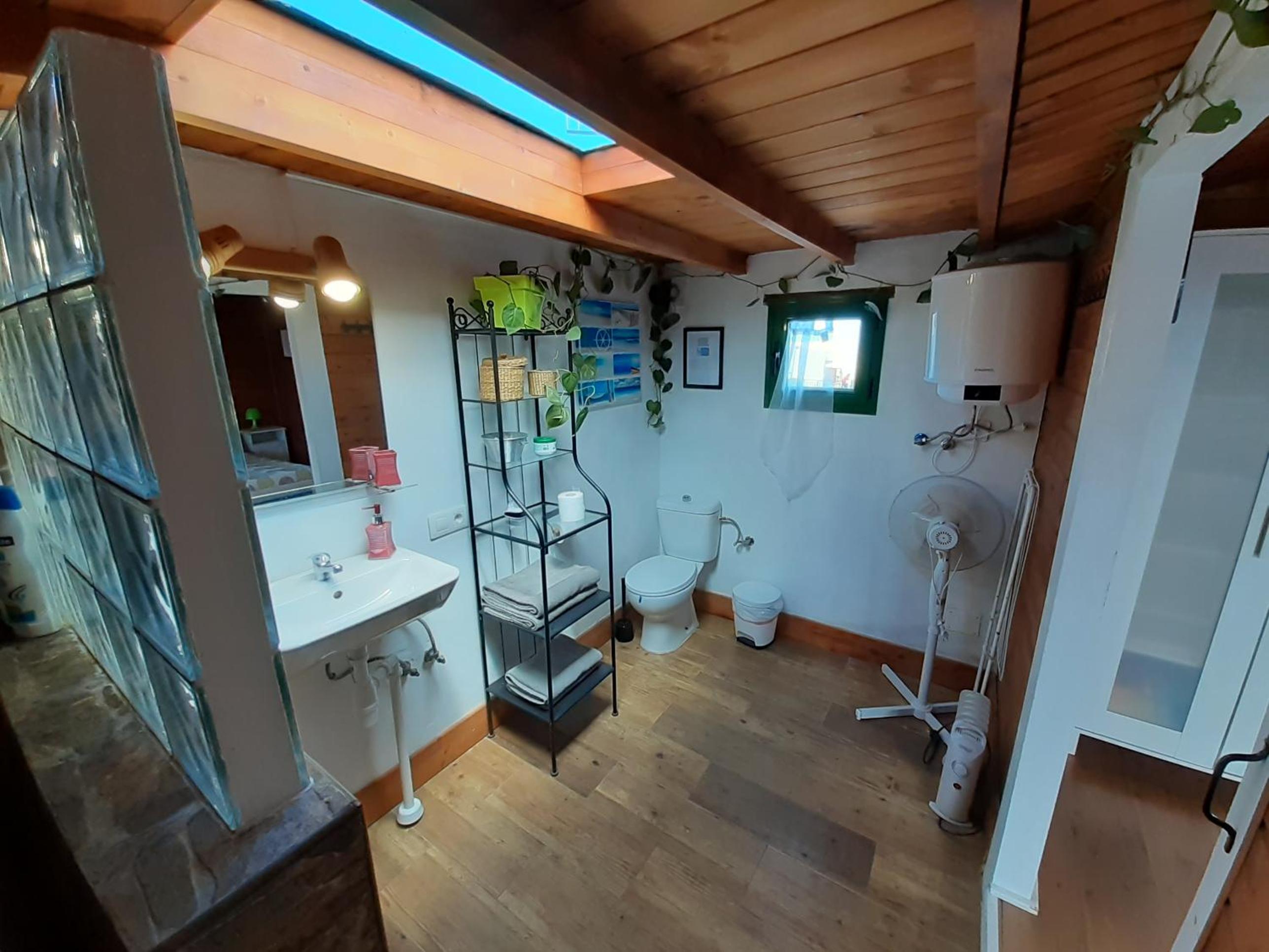 Cottage with Garden View - Photo 32