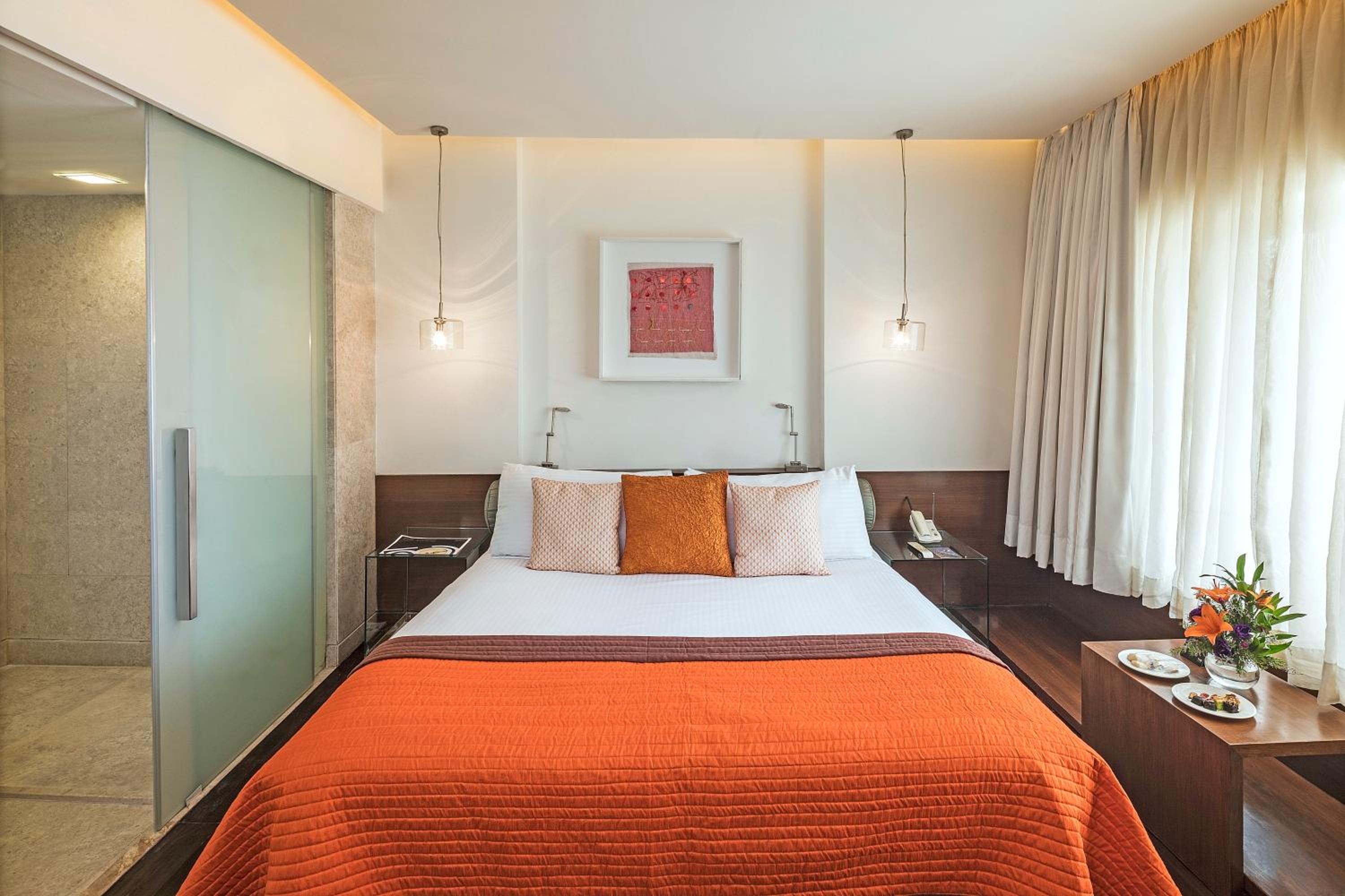Luxury Room (15% off on session of Spa and 15% off on Salon services ) - Photo 1
