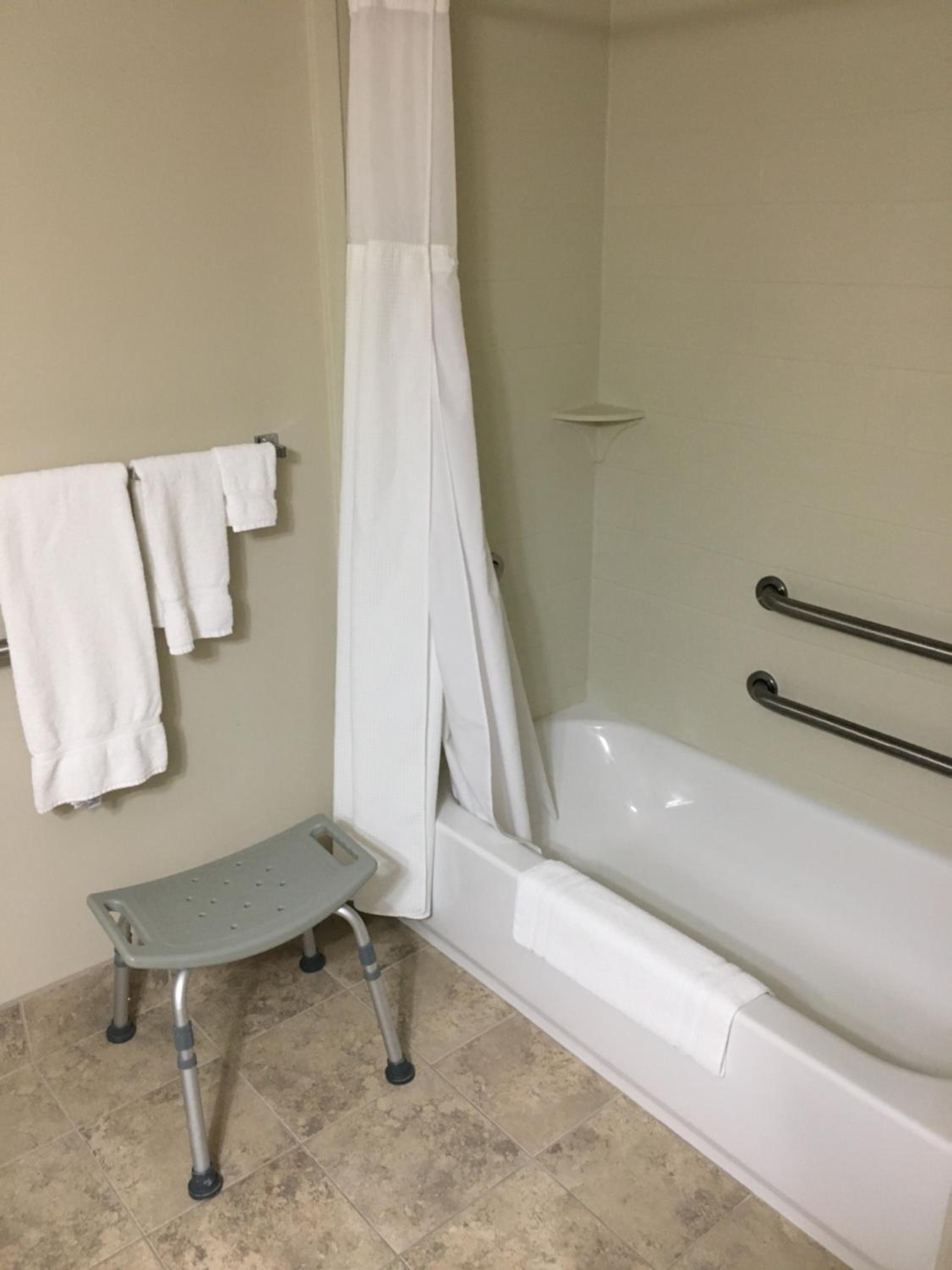 King Room - Mobility Access/Non-Smoking - Photo 4