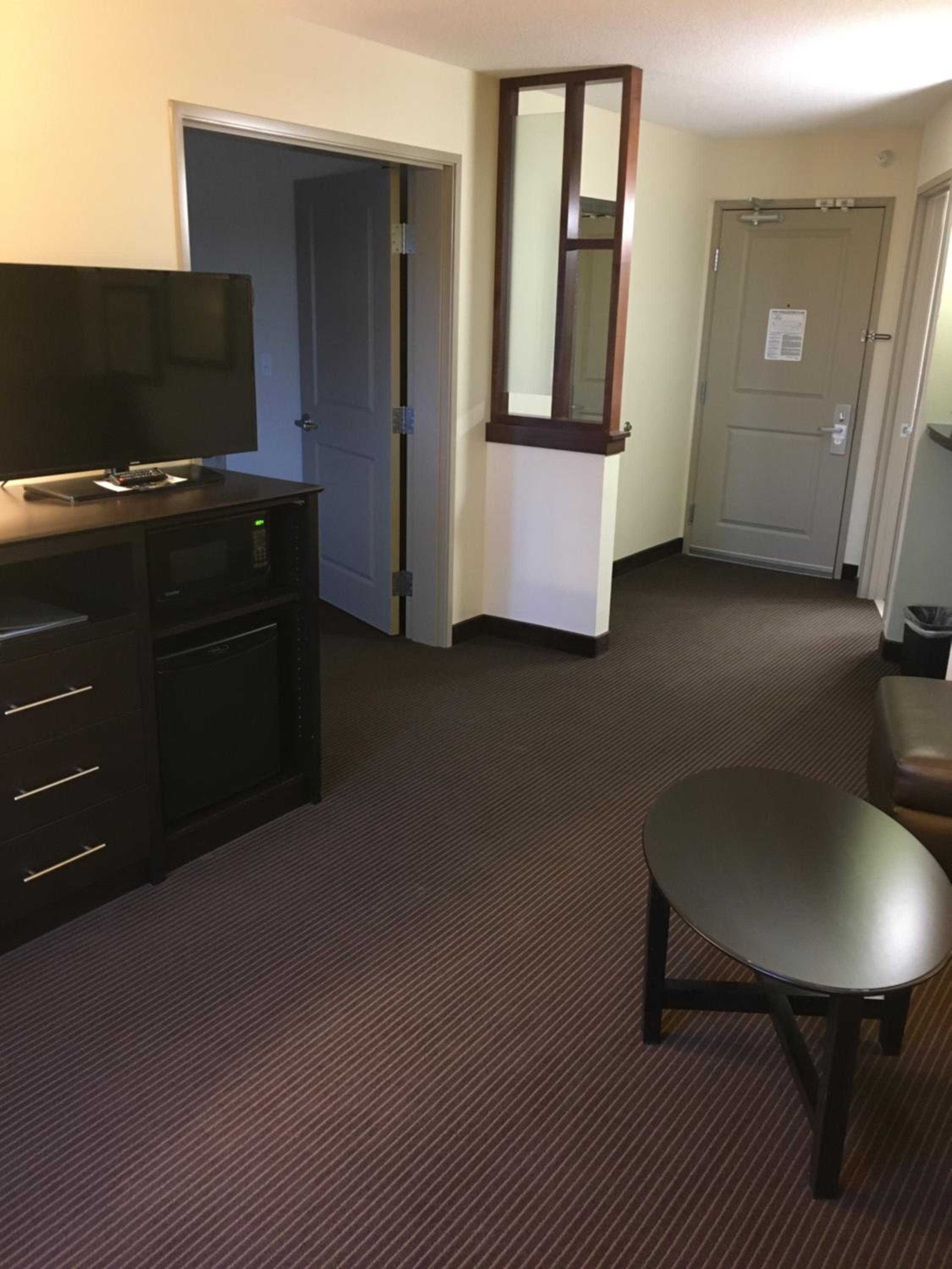One Bedroom Deluxe King Suite - Non Smoking  - Photo 1