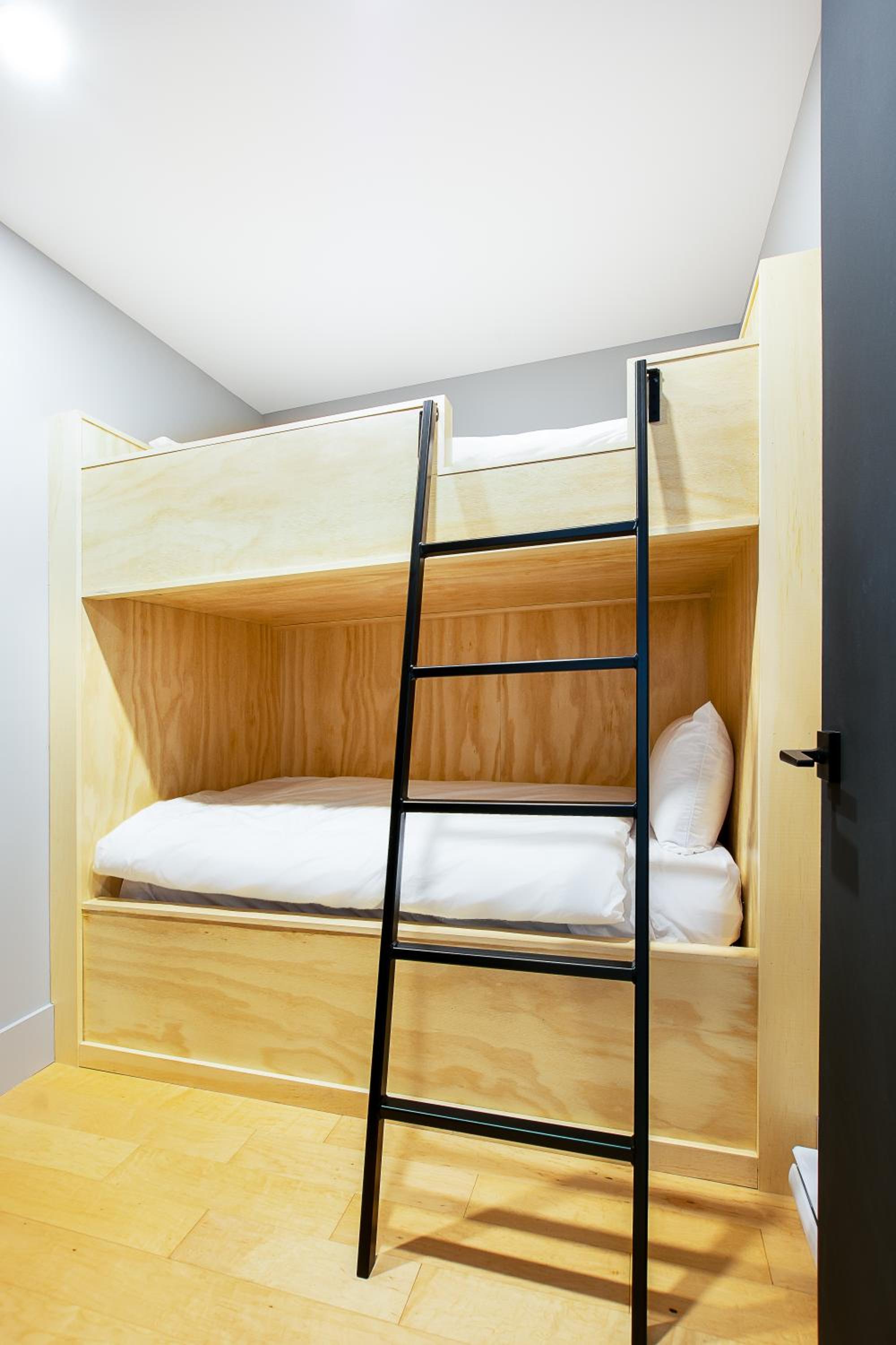 One-Bedroom Apartment + Bunk bed - SP303 with Castle View