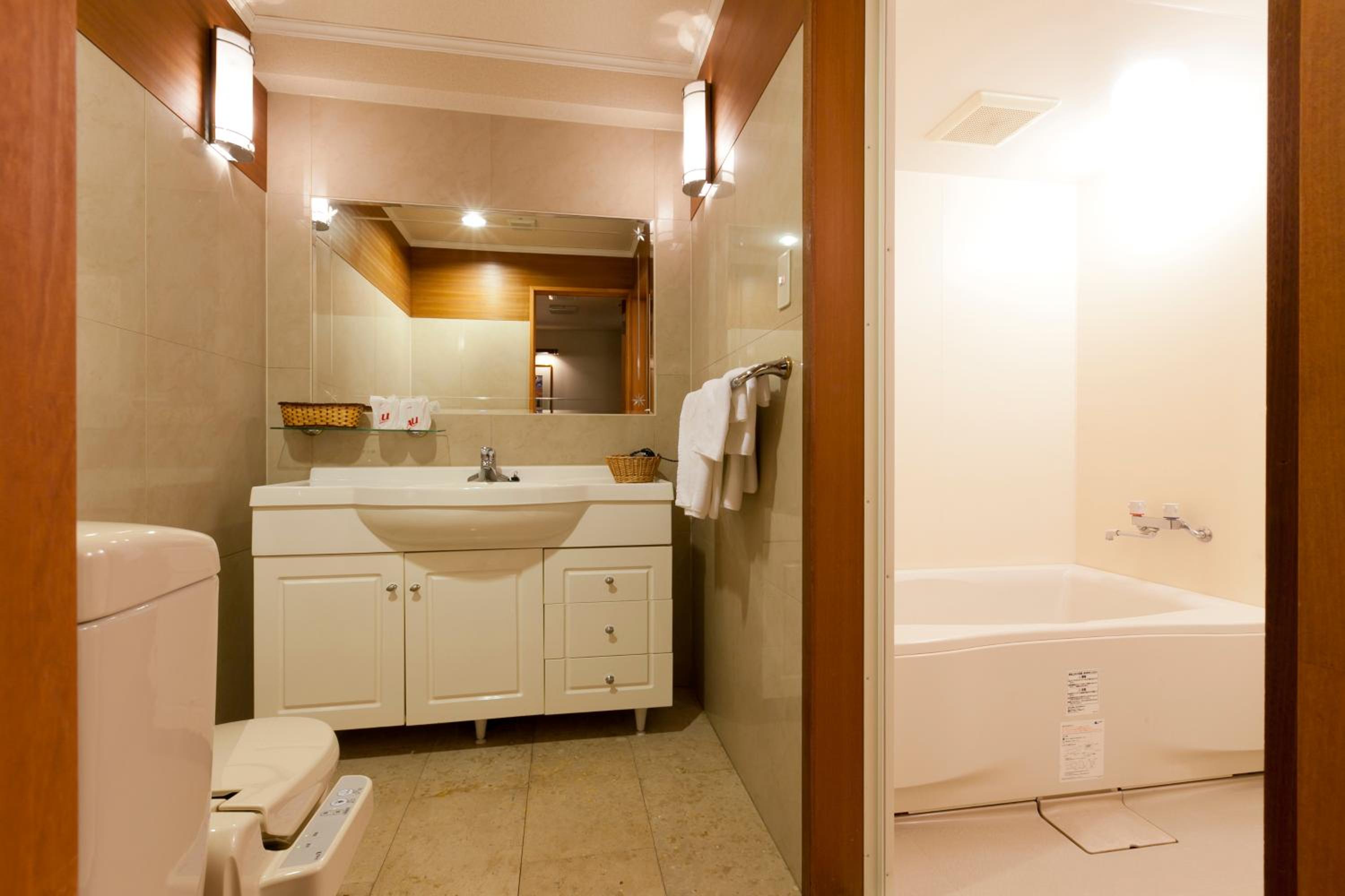 Superior Twin Room - Non-Smoking - Photo 2