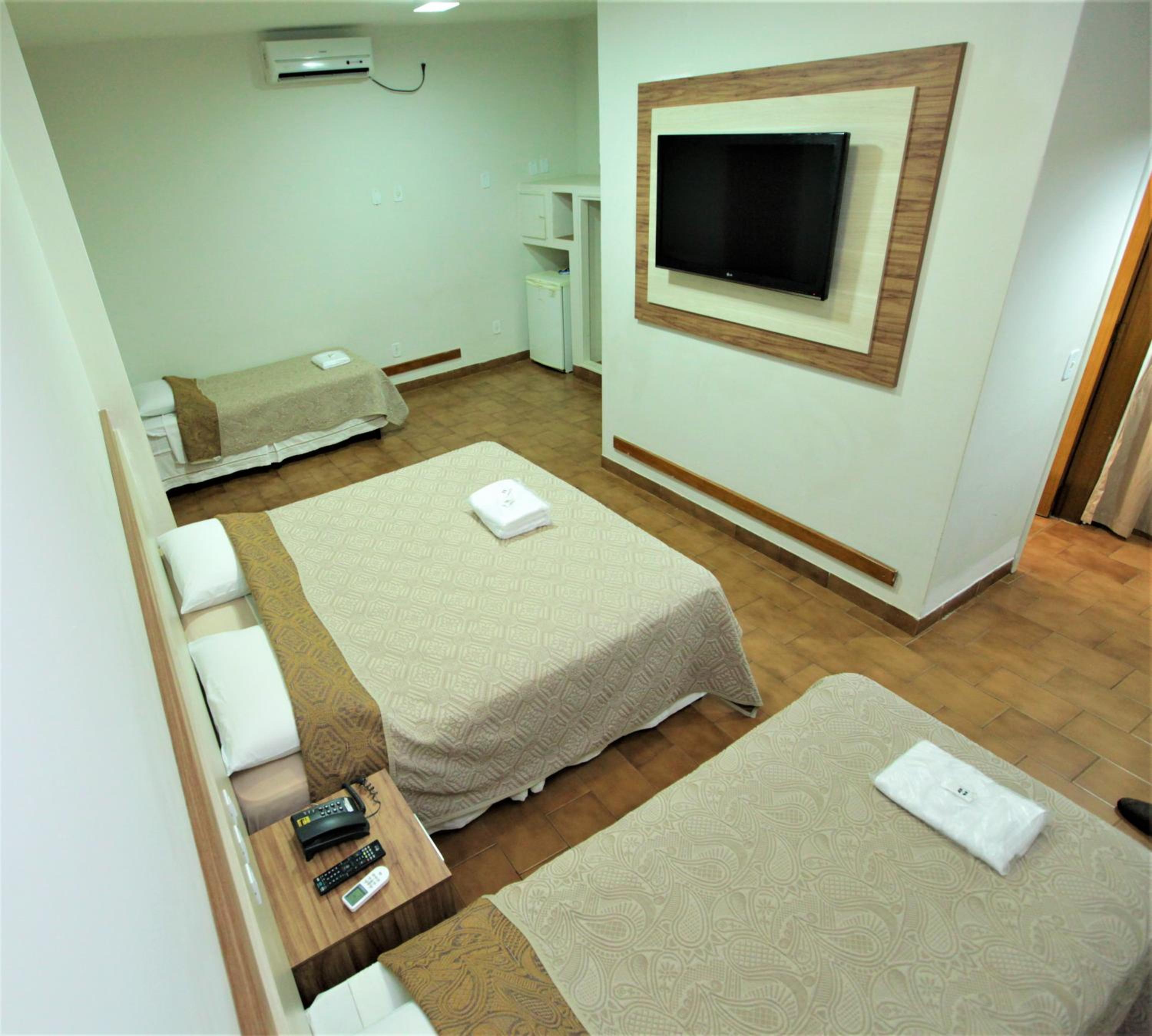 Superior Quadruple Room - Photo 3
